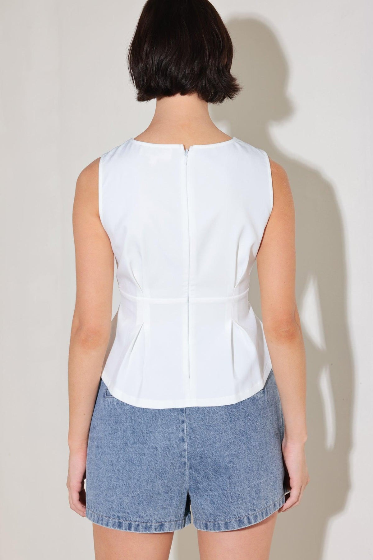 MODERN SHAPE WHITE WOVEN TOP
