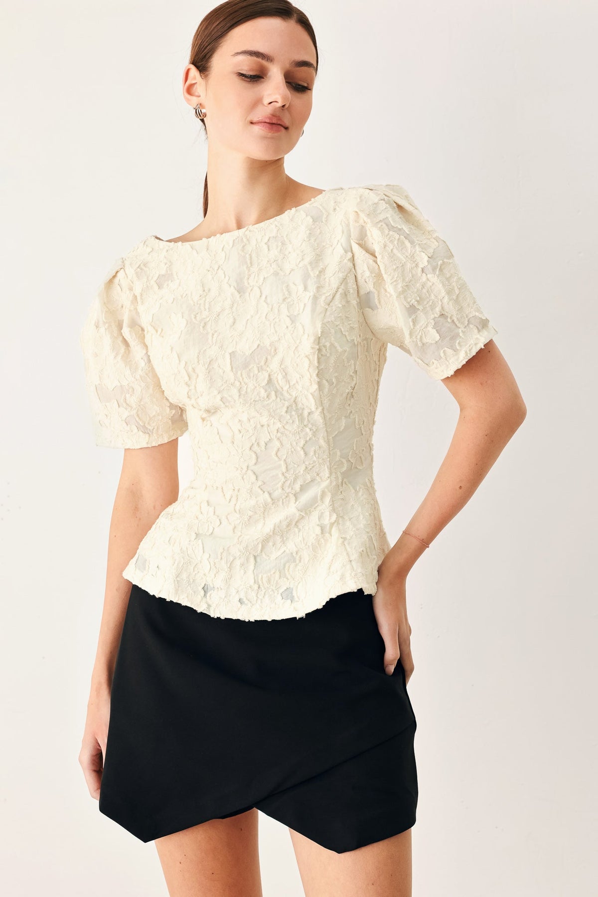 BLUSA DE JACQUARD TEJIDO CON ESTAMPADO FLORAL BONITO