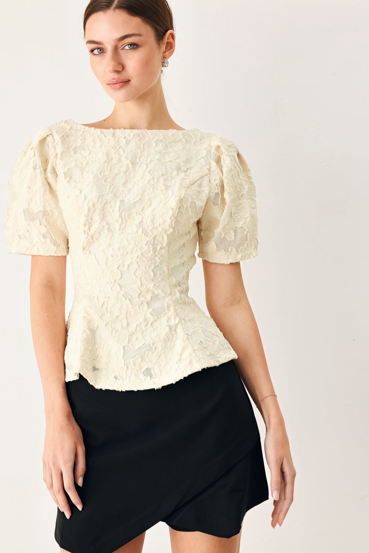 BLUSA DE JACQUARD TEJIDO CON ESTAMPADO FLORAL BONITO