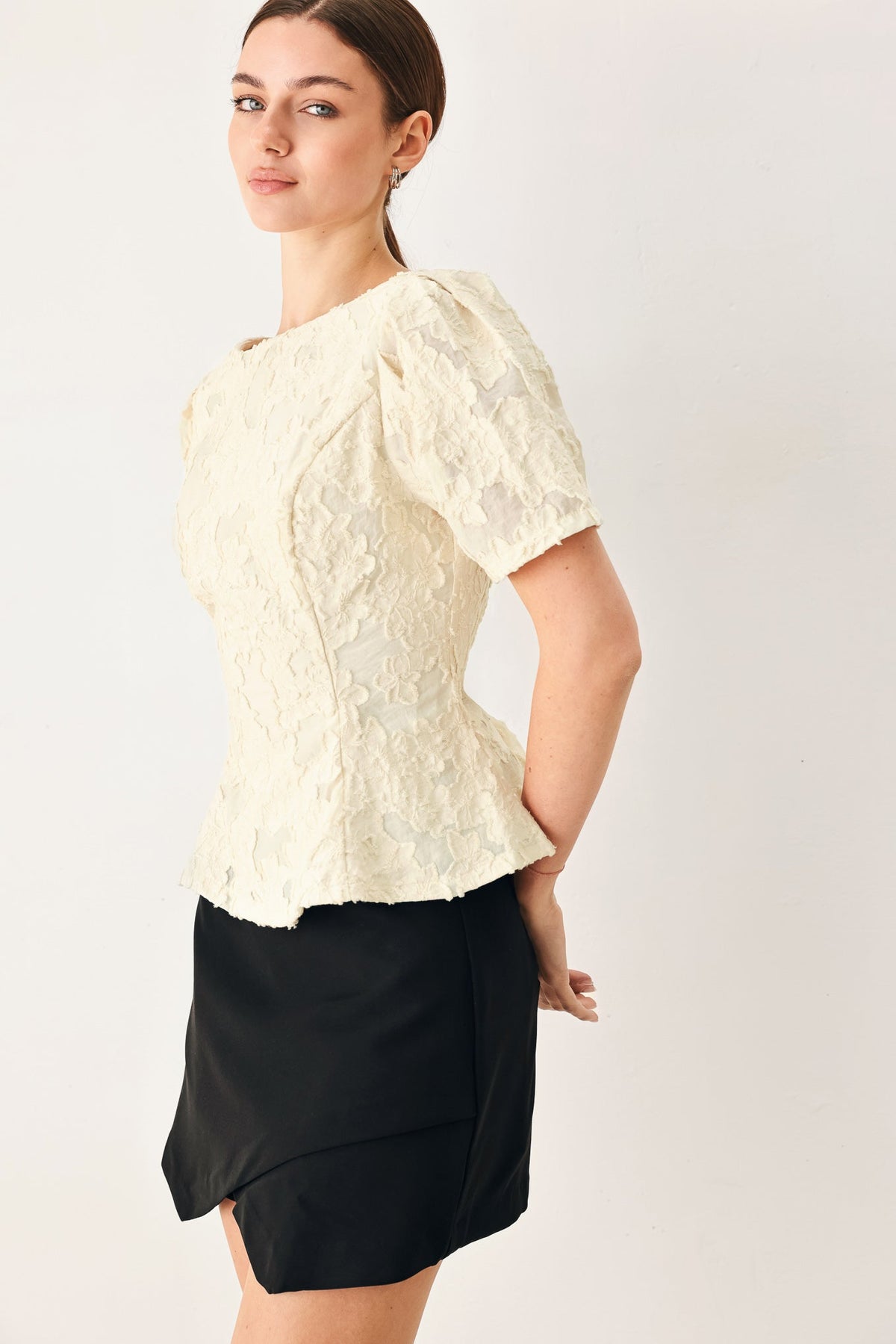 BLUSA DE JACQUARD TEJIDO CON ESTAMPADO FLORAL BONITO