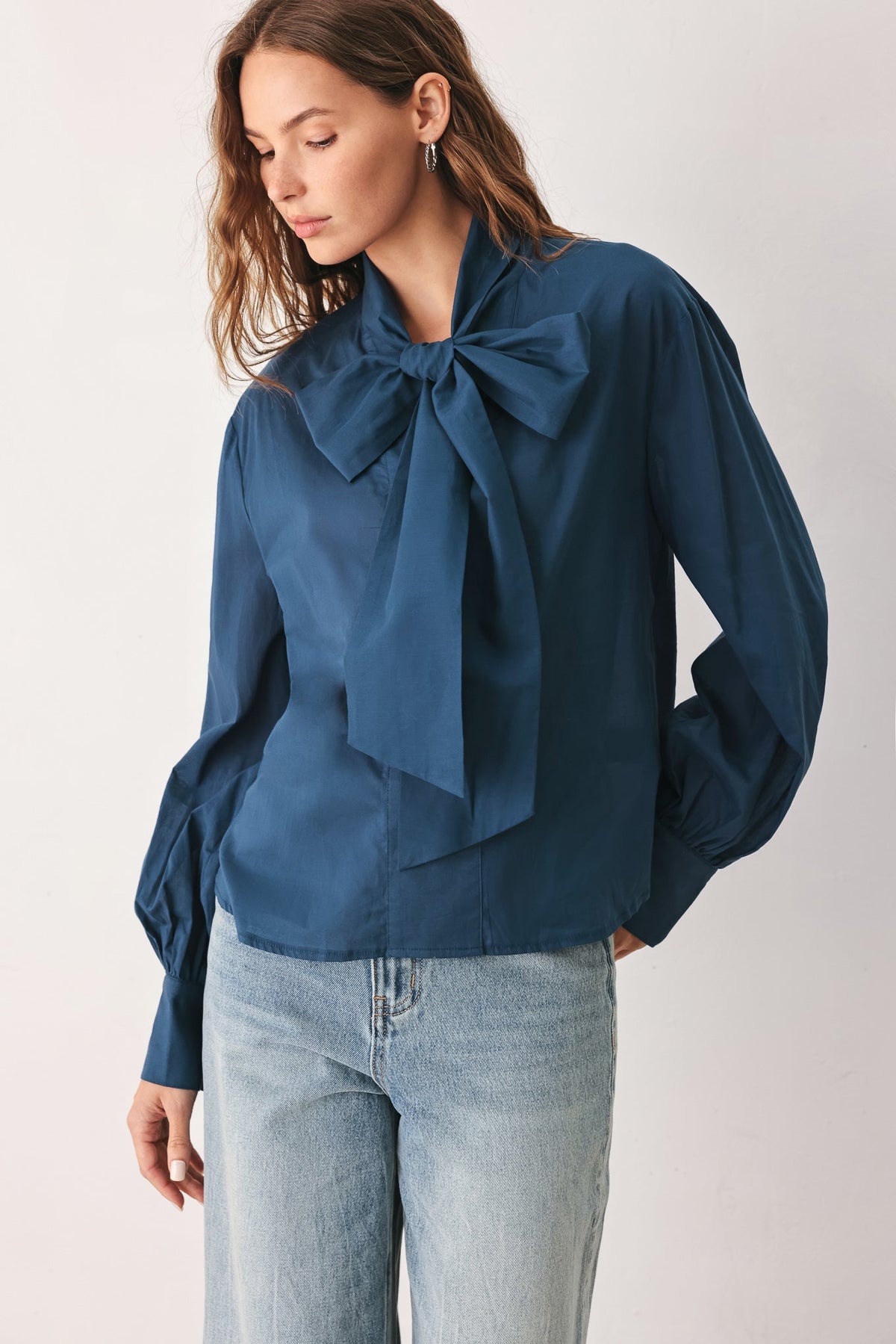 OCEAN INK KITTEN-BOW WOVEN TOP