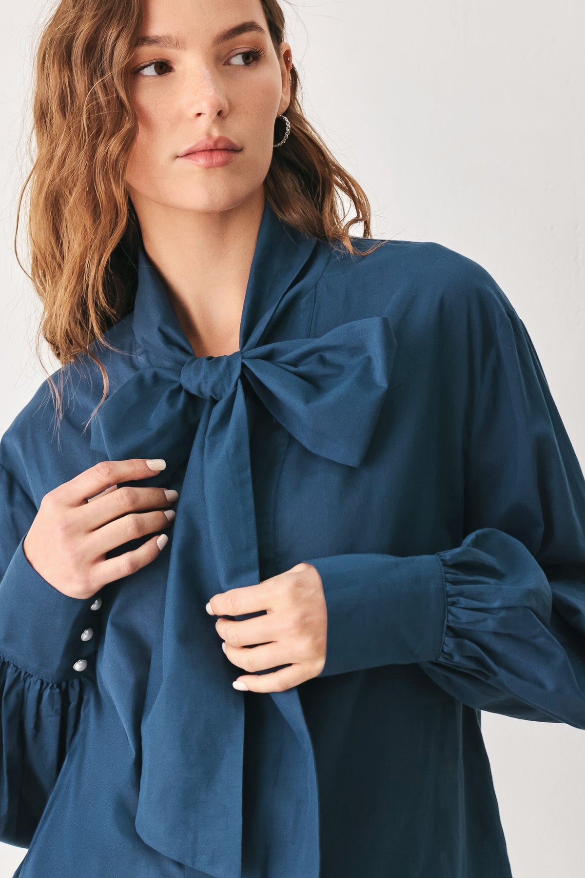 OCEAN INK KITTEN-BOW WOVEN TOP