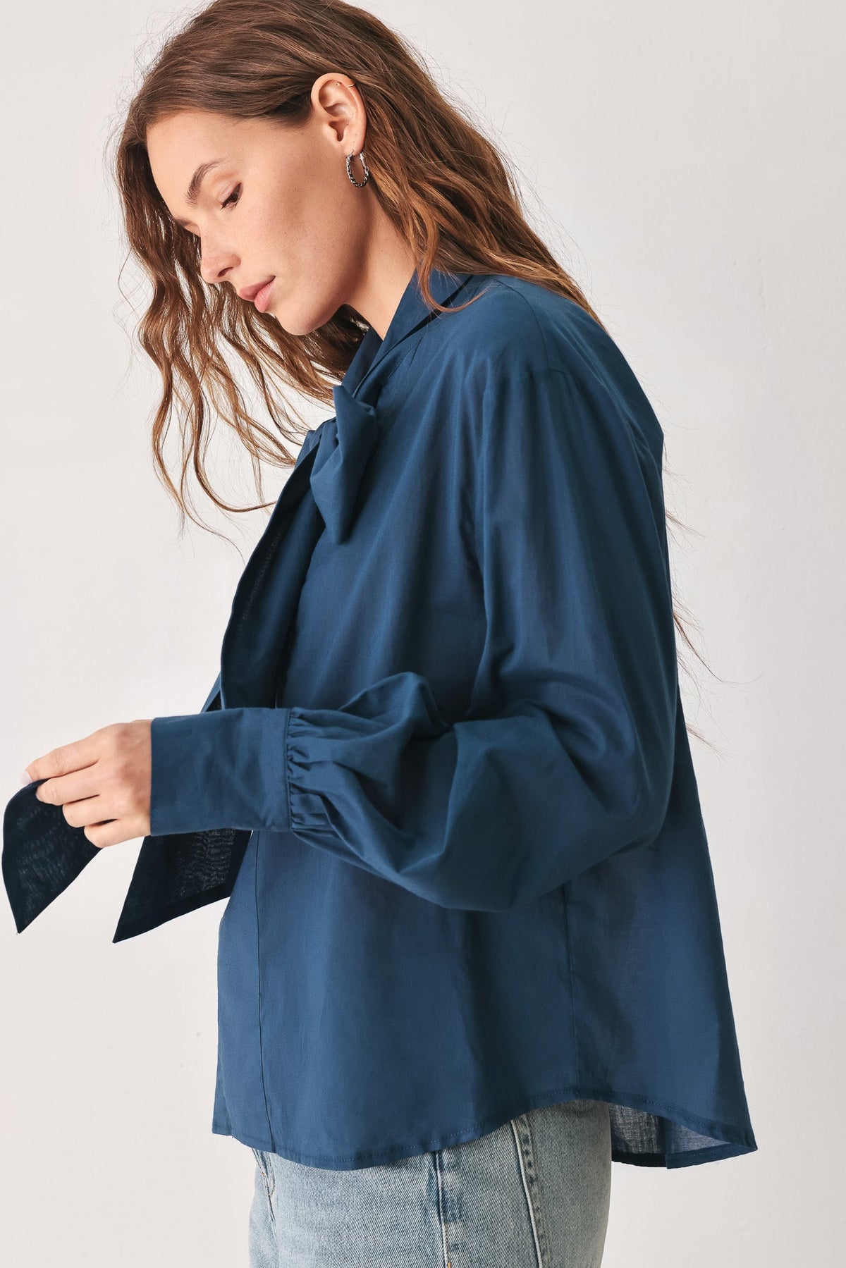 OCEAN INK KITTEN-BOW WOVEN TOP
