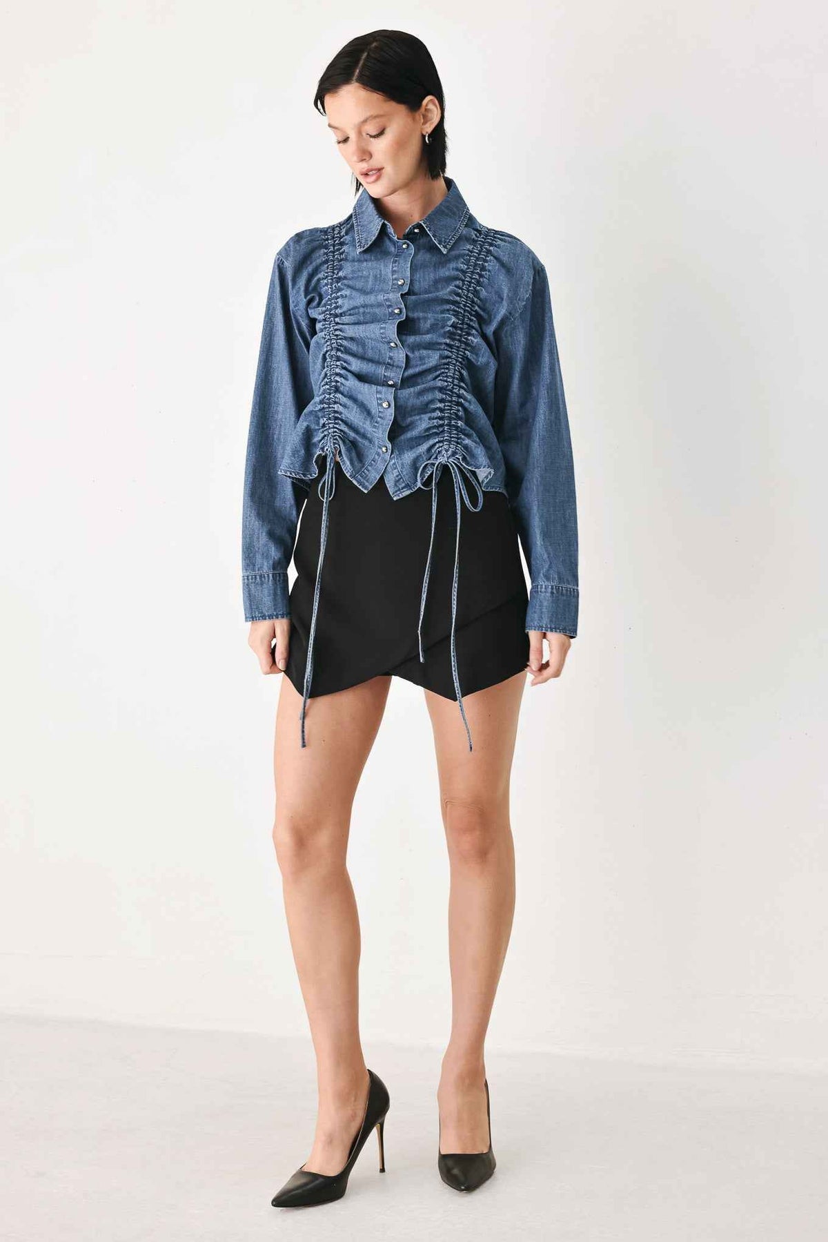 CASUAL ENCOUNTER INDIGO RUCHED DENIM BUTTON-DOWN TOP