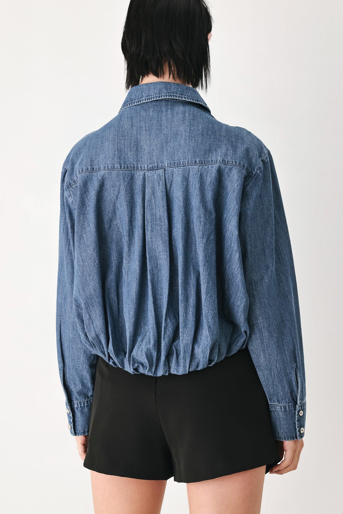 TOP DE BOTONES EN DENIM FRUNCIDO ÍNDIGO CASUAL ENCOUNTER