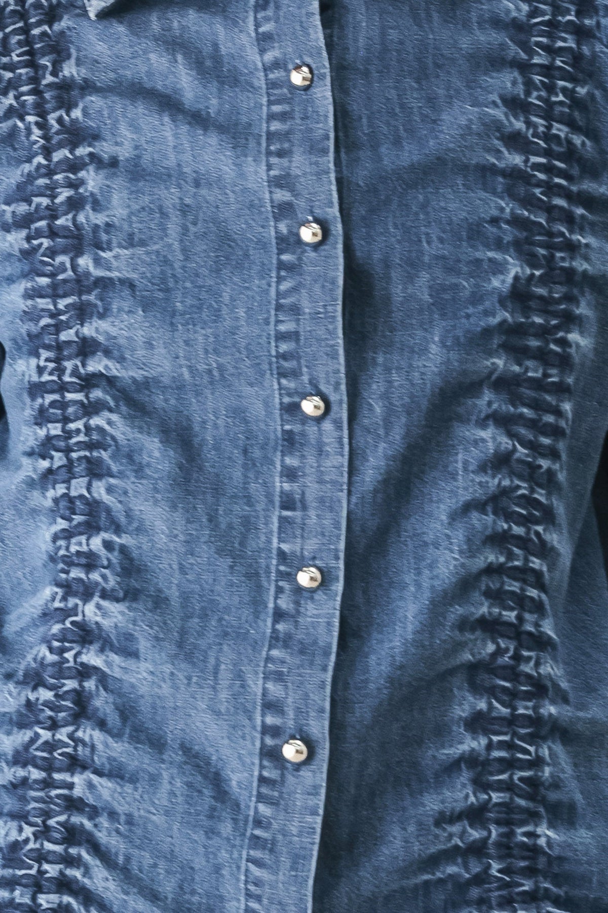 TOP DE BOTONES EN DENIM FRUNCIDO ÍNDIGO CASUAL ENCOUNTER