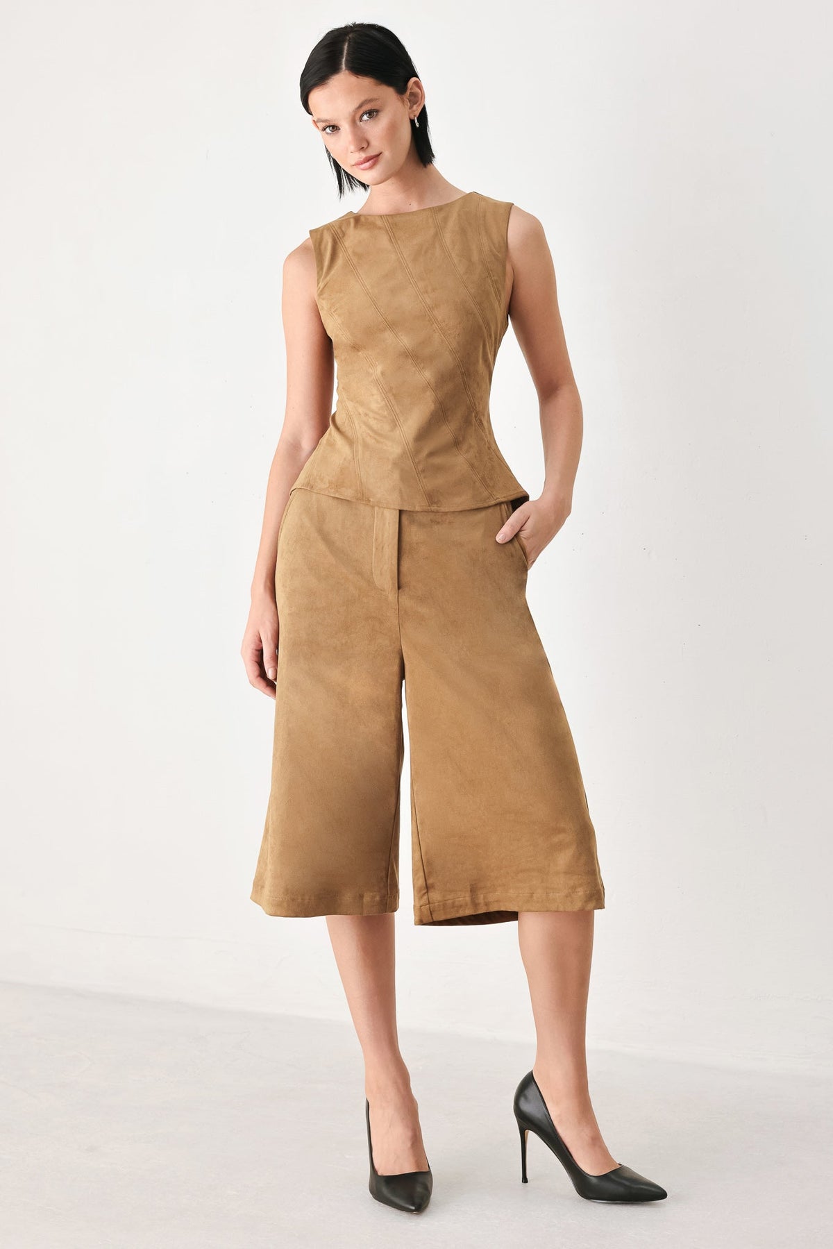 TOP SIN MANGAS DE ANTE SINTÉTICO CAMEL ESTILO DESERT MOD