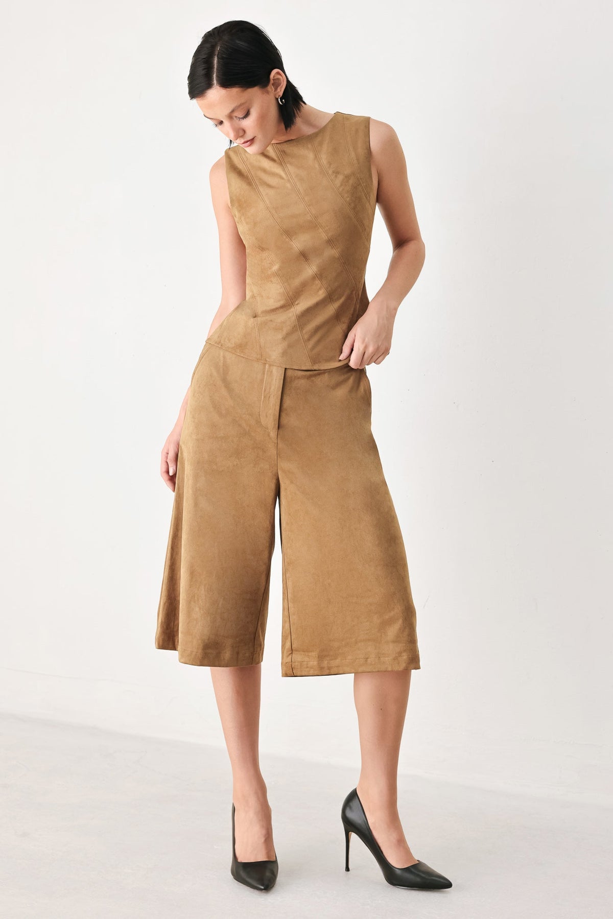 TOP SIN MANGAS DE ANTE SINTÉTICO CAMEL ESTILO DESERT MOD