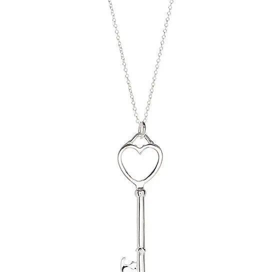 Collar de corazón y llave