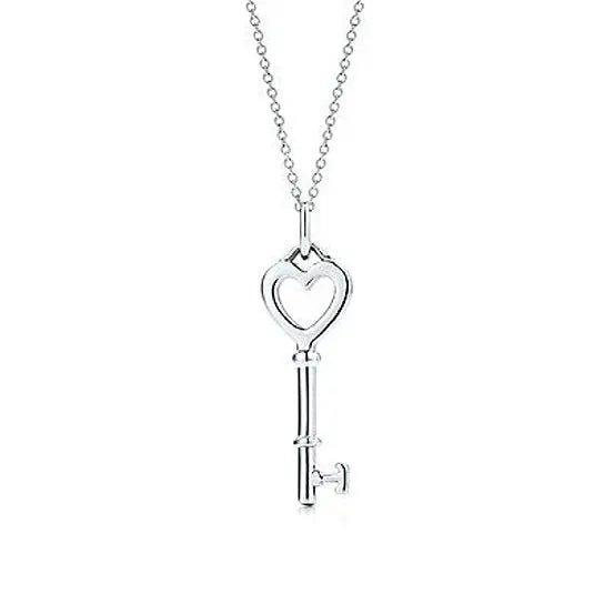 Collar de corazón y llave