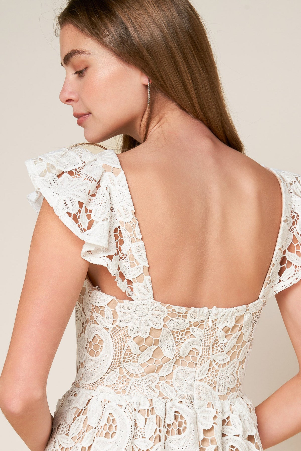 VESTIDO MIDI DE ENCAJE TODAVÍA EN CONSIDERACIÓN