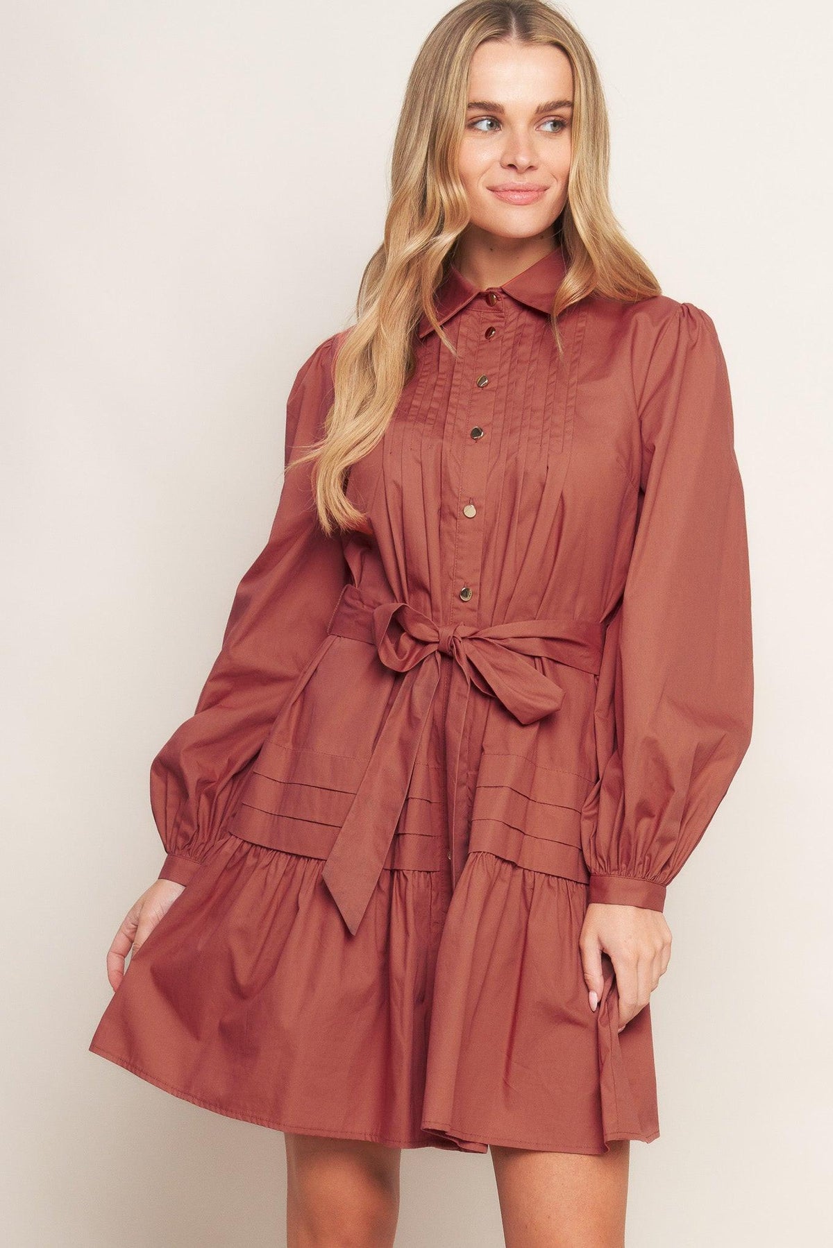 MINIVESTIDO TEJIDO CON POSE ESTÉTICA