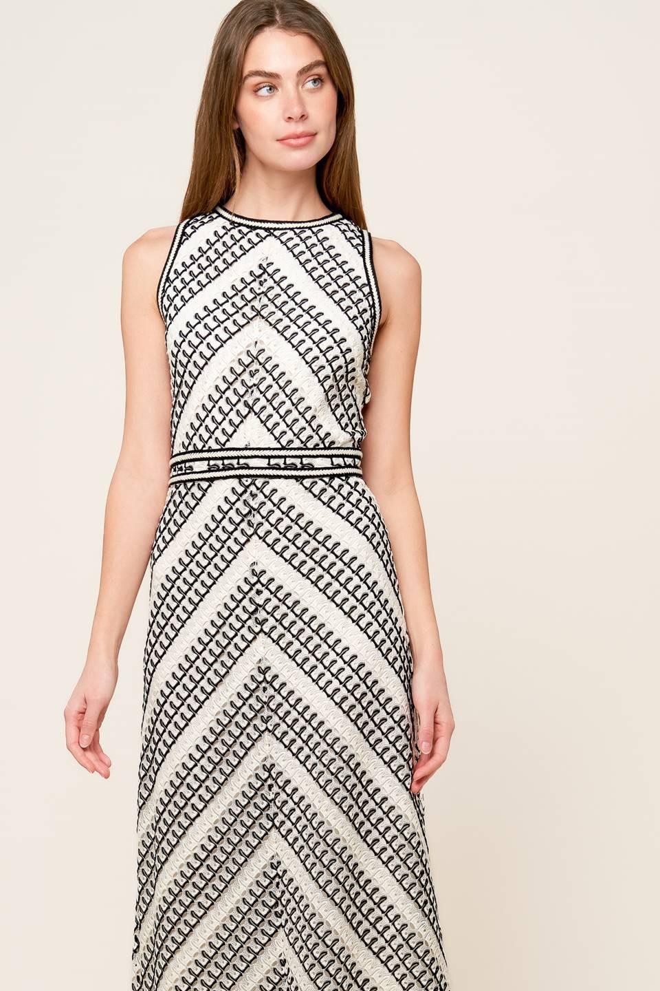 VESTIDO MIDI DE CROCHET CON EXCELENTE AJUSTE