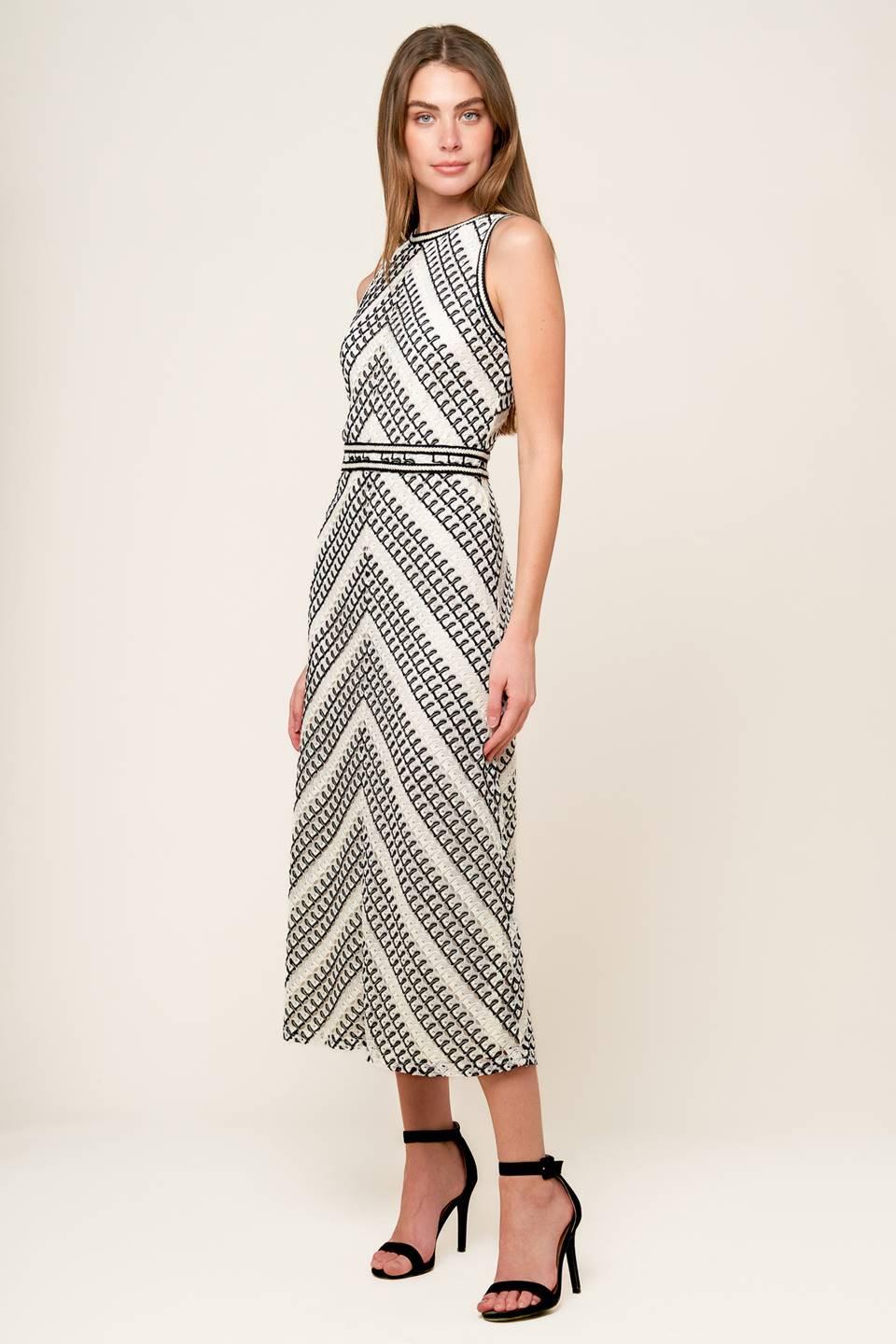 VESTIDO MIDI DE CROCHET CON EXCELENTE AJUSTE