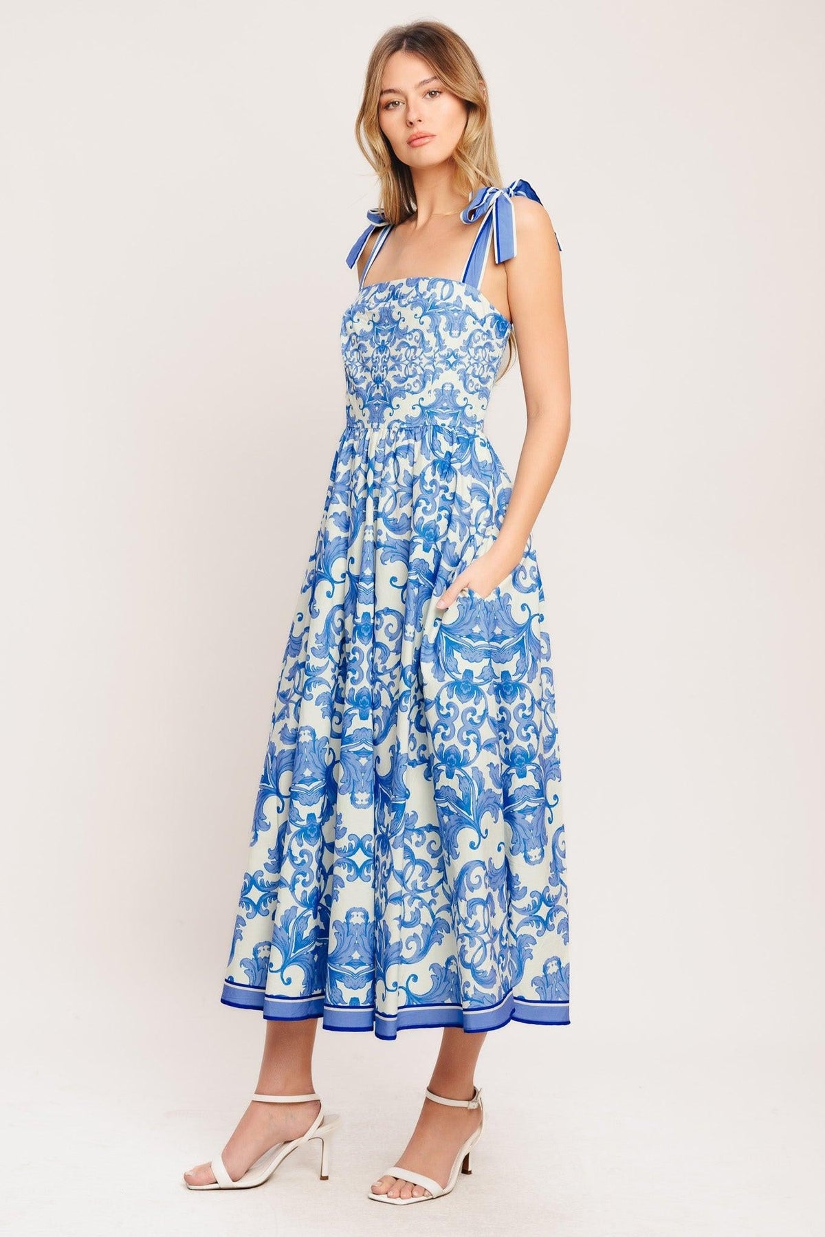 VESTIDO MIDI DE TEJIDO AZUL CELESTE