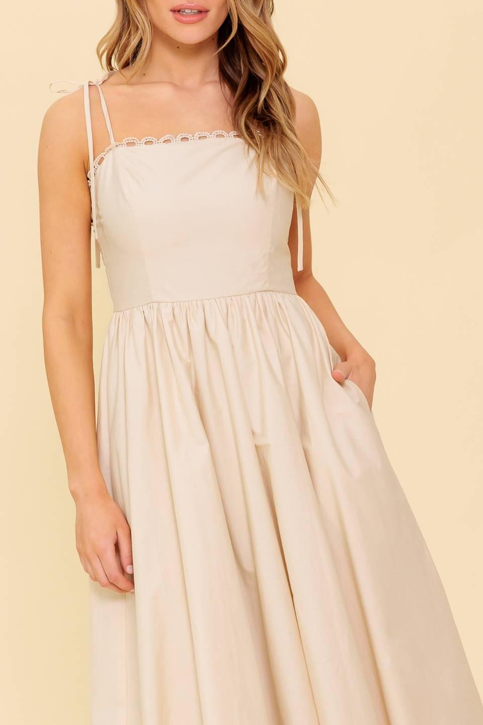 VESTIDO MIDI TEJIDO COLOR CREMA REGAL CUTIE