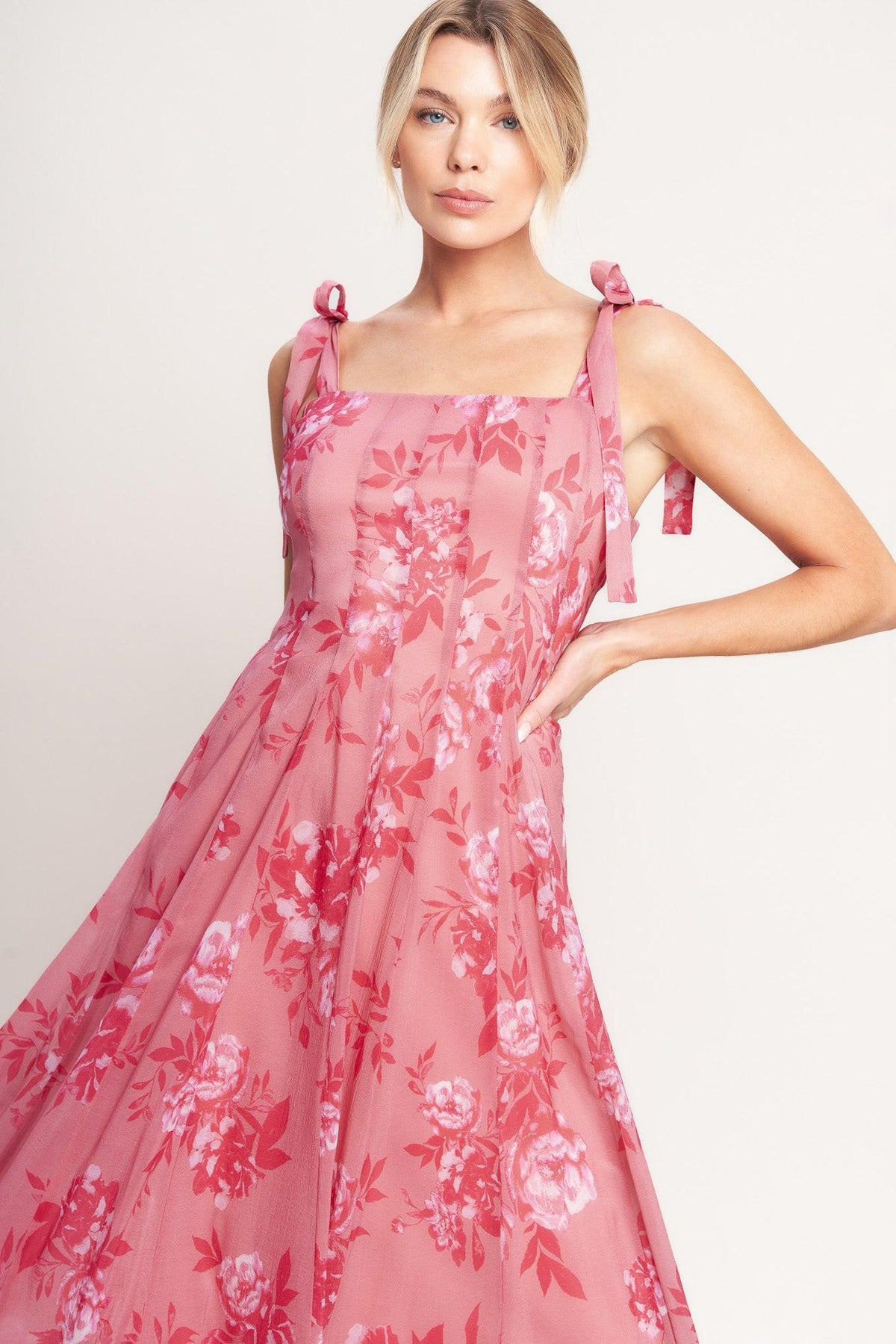 VESTIDO MIDI ROMÁNTICO DE TEJIDO CON DOSEL