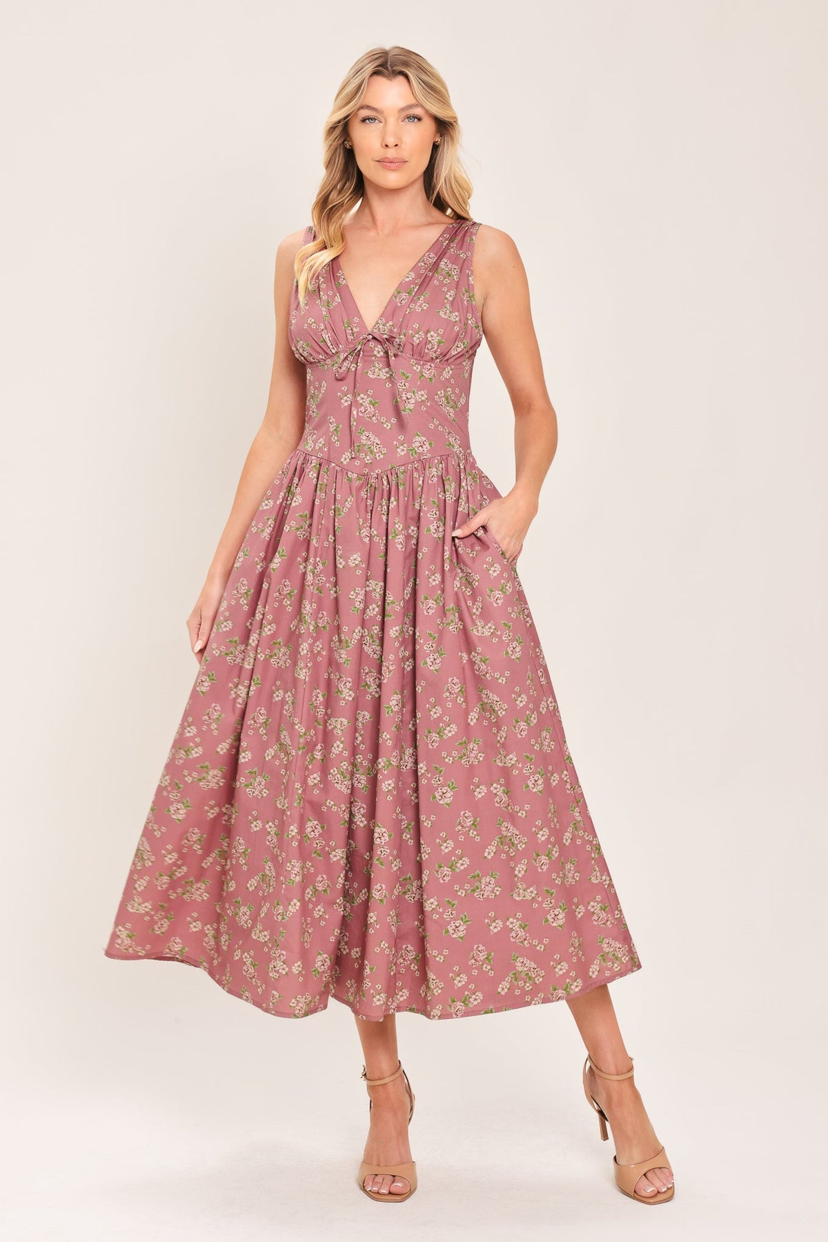 VESTIDO MIDI TEJIDO CON ESTAMPADO DE ROSAS GARDEN PARTY