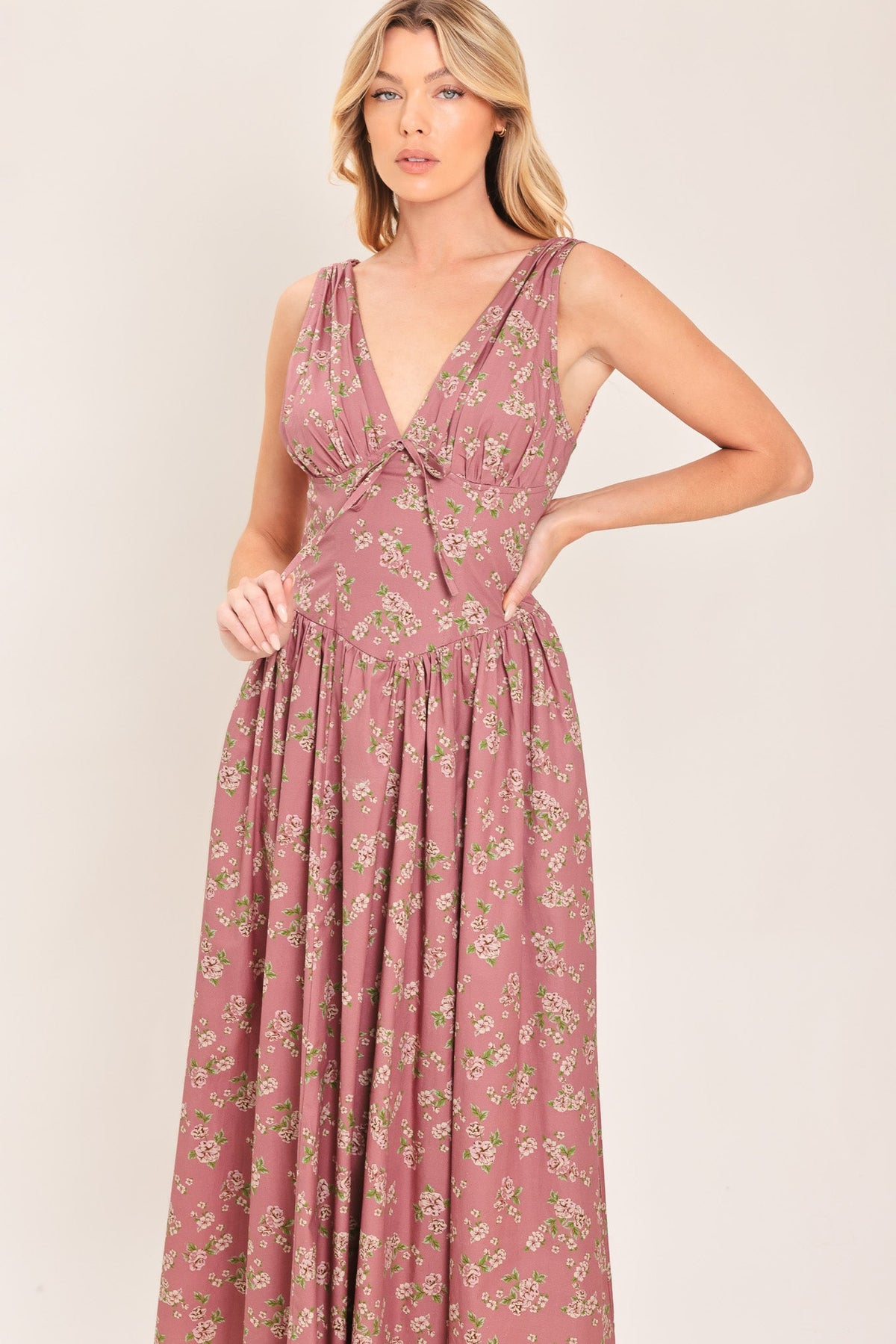 VESTIDO MIDI TEJIDO CON ESTAMPADO DE ROSAS GARDEN PARTY