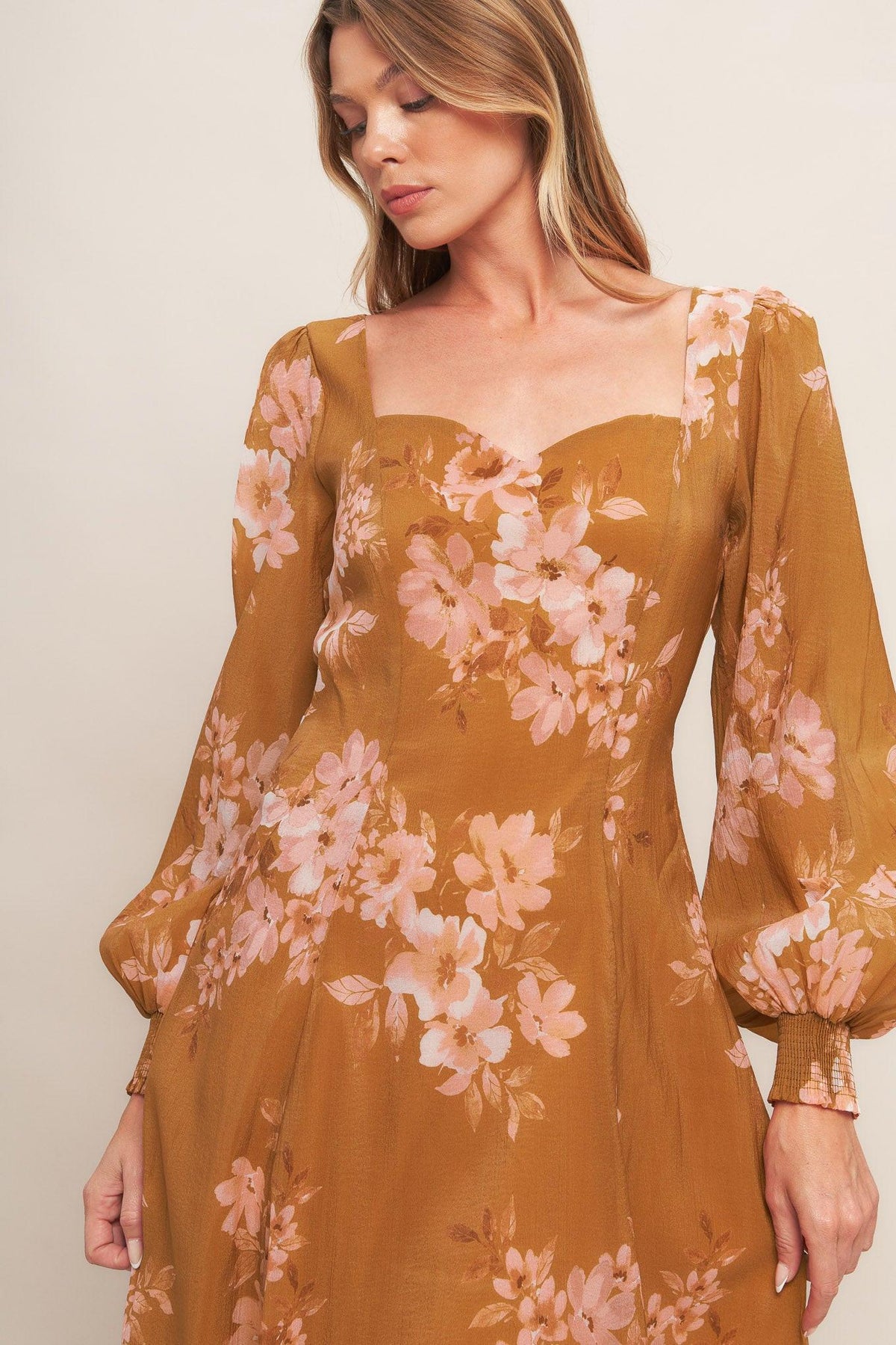VESTIDO DE TOBILLO TEJIDO FLOR DORADA