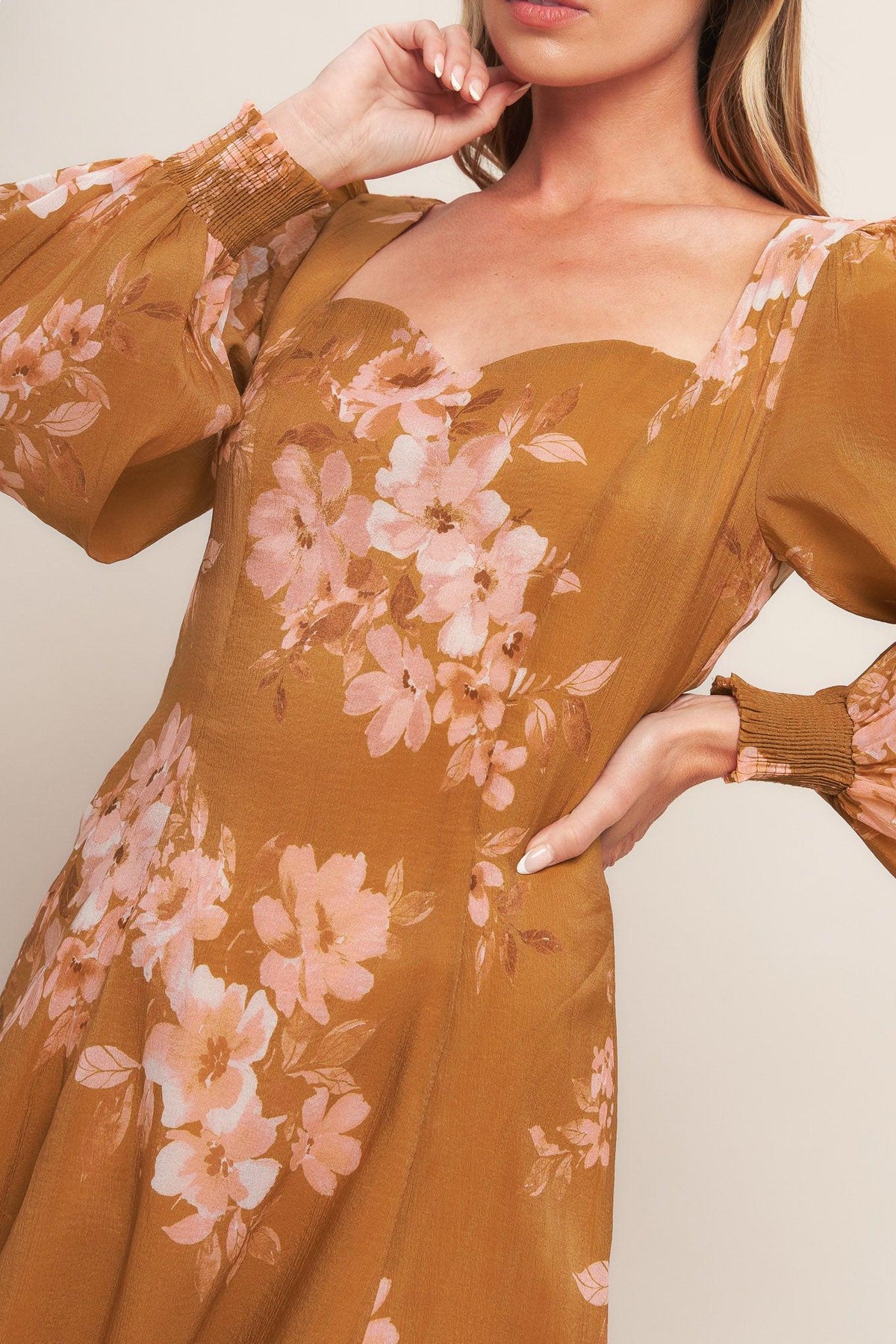 VESTIDO DE TOBILLO TEJIDO FLOR DORADA