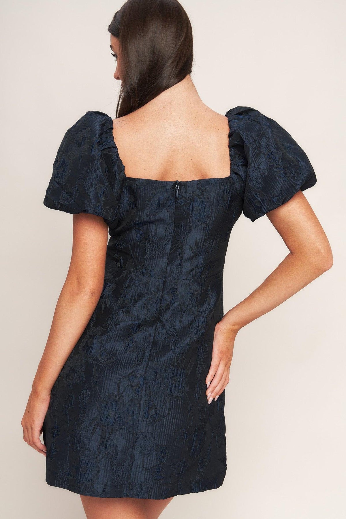 VESTIDO CORTO TEJIDO GOLDEN MOON