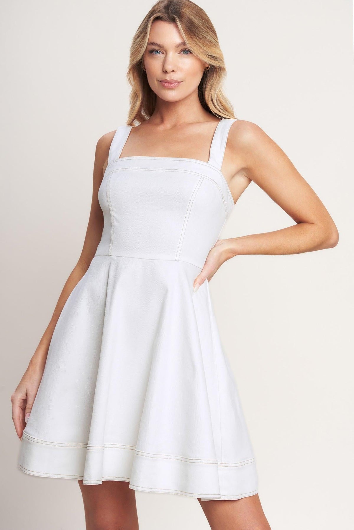 VESTIDO MINI DE SARGA TEJIDA FIRST DATE FEELS
