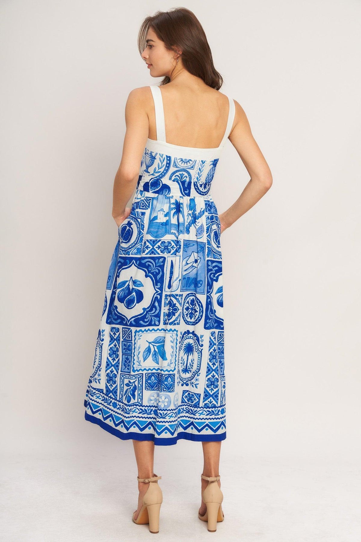 VESTIDO MIDI TEJIDO CON ENCANTO DE MAYÓLICA AZUL
