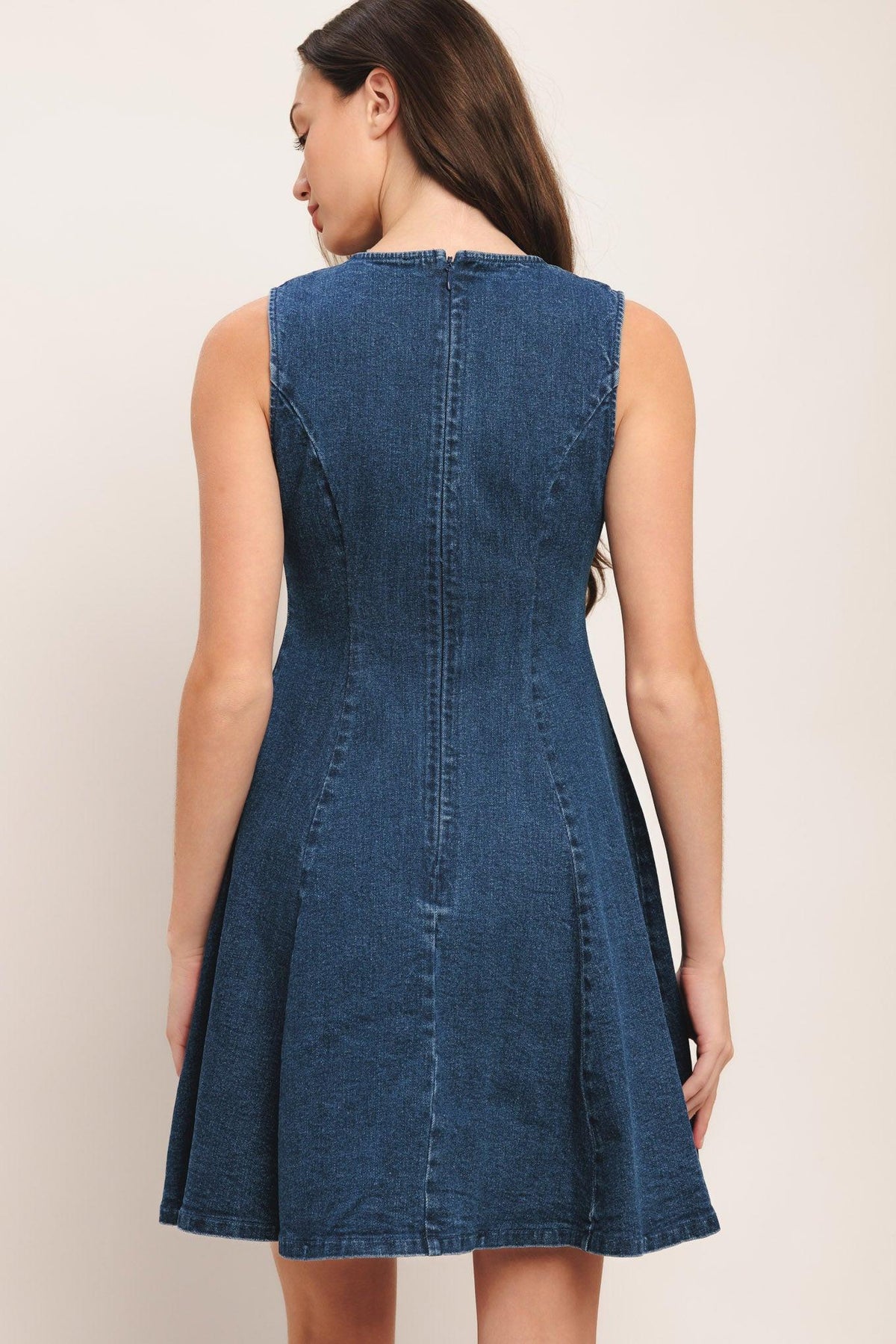 VESTIDO CORTO DE MEZCLILLA ACAMPANADO ÍNDIGO
