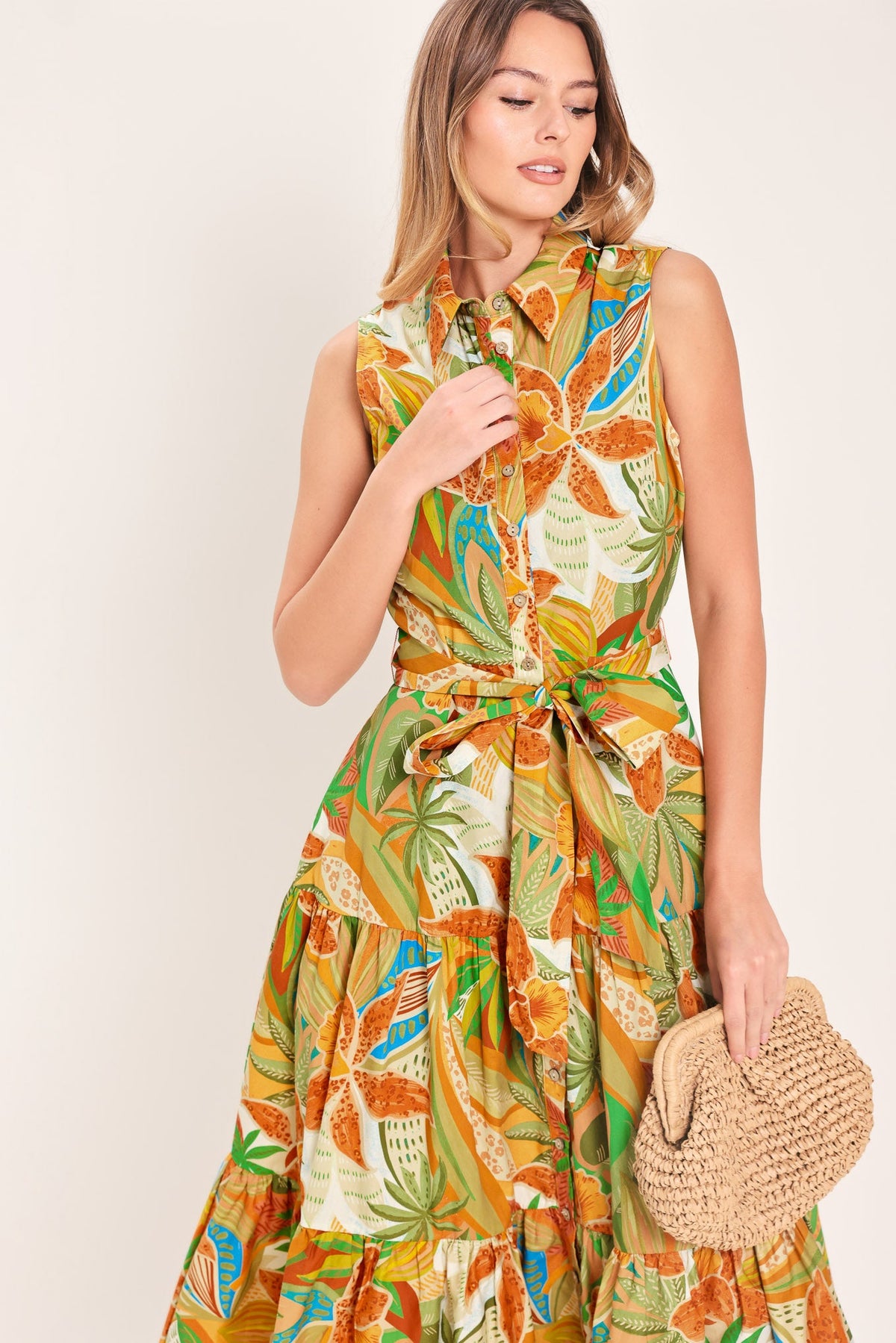 VESTIDO CAMISERO MIDI DE TEJIDO PLANO CON ESTAMPADO TROPICAL Y VOLANTES