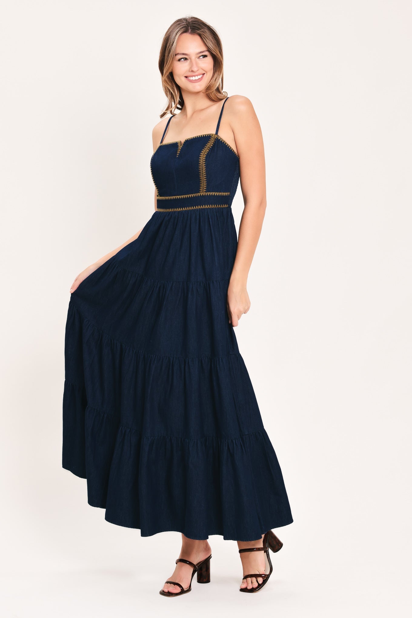 VESTIDO MAXI DE MEZCLILLA STARS ALONG THE SEAM