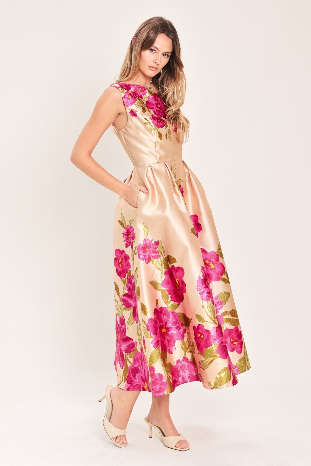 VESTIDO MIDI DE SATÉN SUAVE CON ESTAMPADO FLORAL