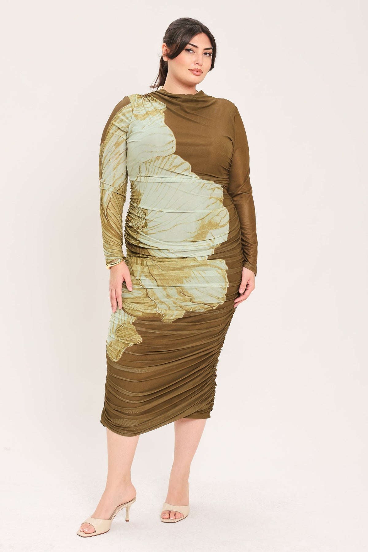 VESTIDO MIDI DE MALLA ELÁSTICA CON CONTORNO DE FLORES MARRONES