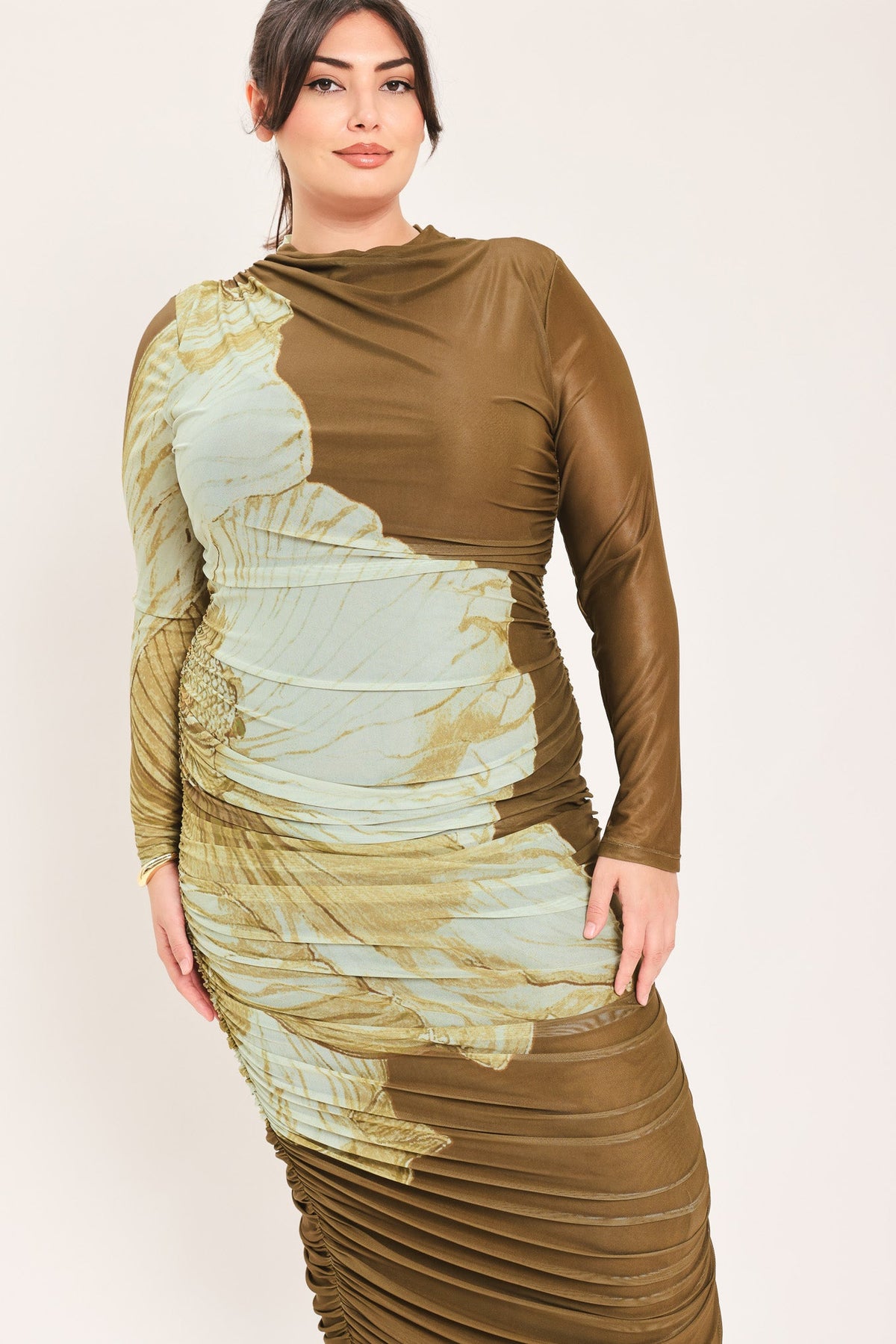 VESTIDO MIDI DE MALLA ELÁSTICA CON CONTORNO DE FLORES MARRONES