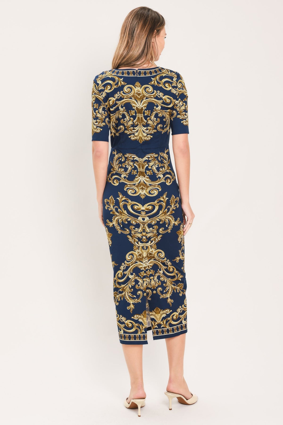 VESTIDO MIDI TEJIDO CON FLOREADOS DORADOS NOBLES