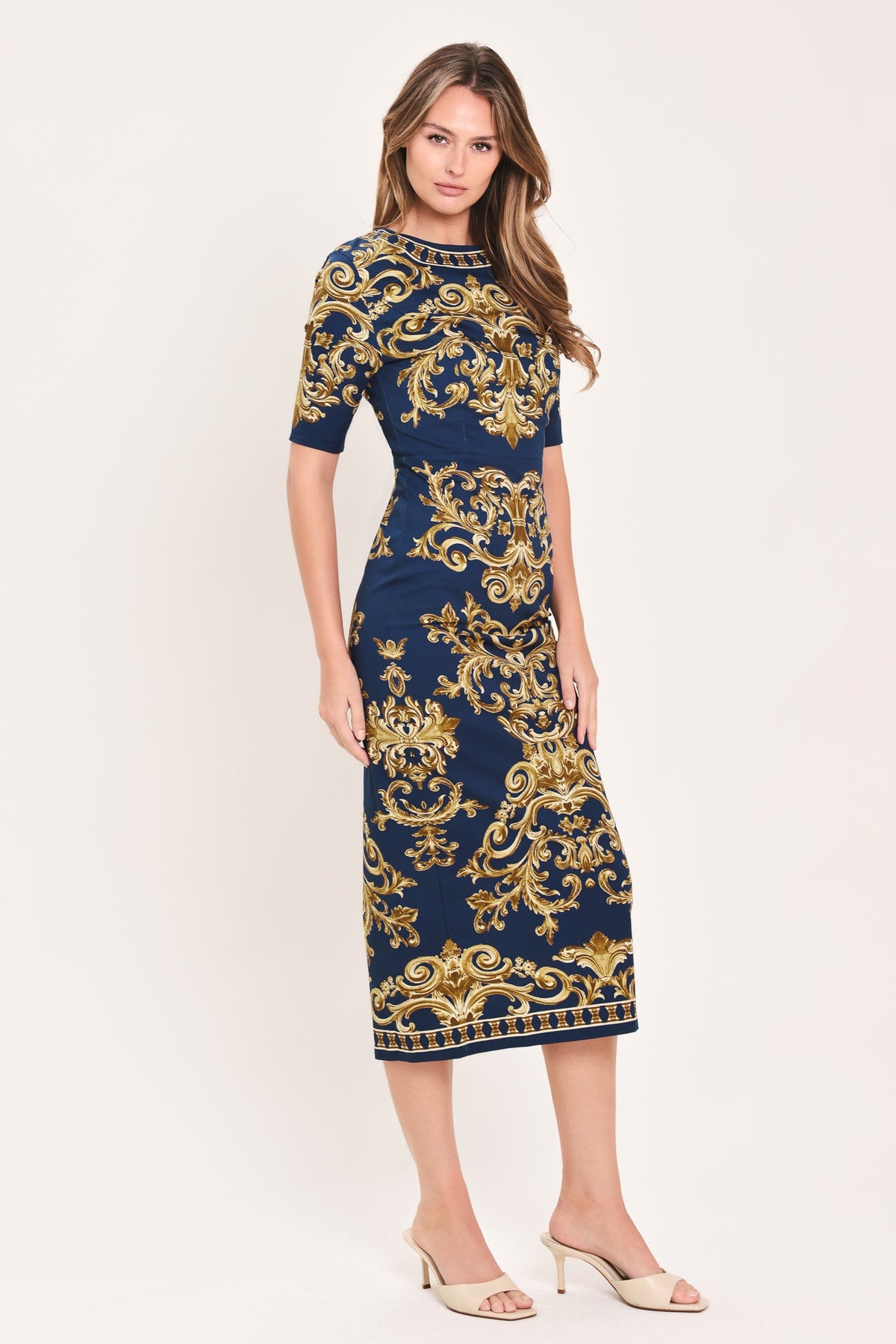 VESTIDO MIDI TEJIDO CON FLOREADOS DORADOS NOBLES