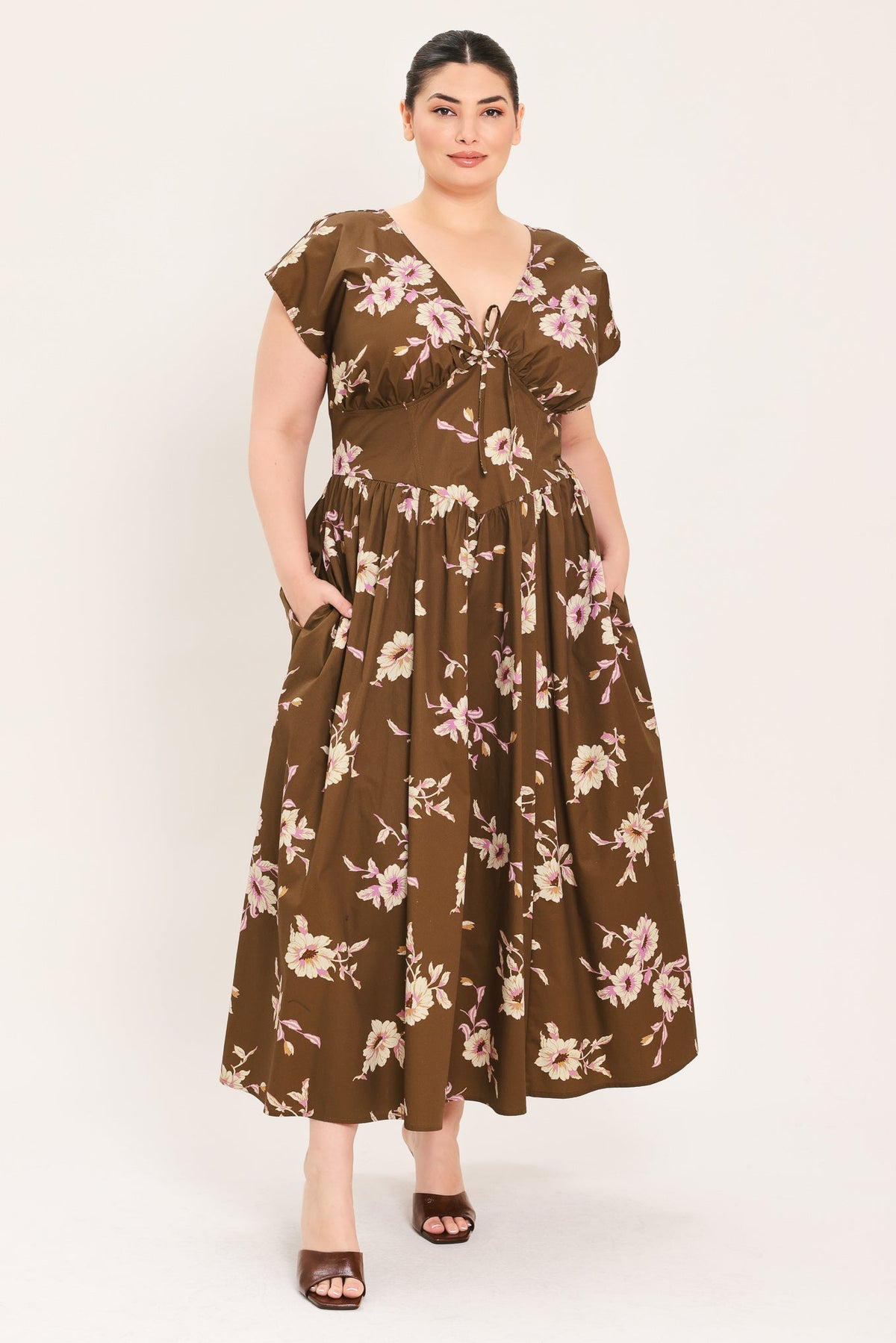 VESTIDO MIDI TEJIDO COLOR MARRÓN TIPO MARGARITA