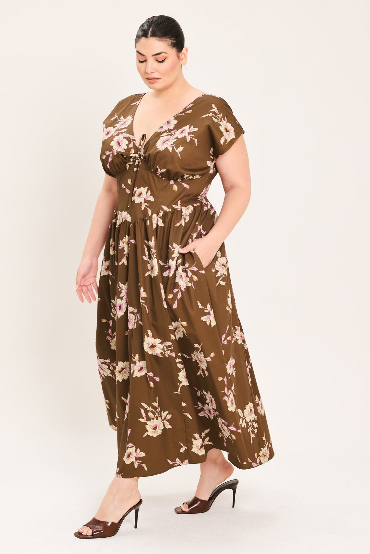 VESTIDO MIDI TEJIDO COLOR MARRÓN TIPO MARGARITA