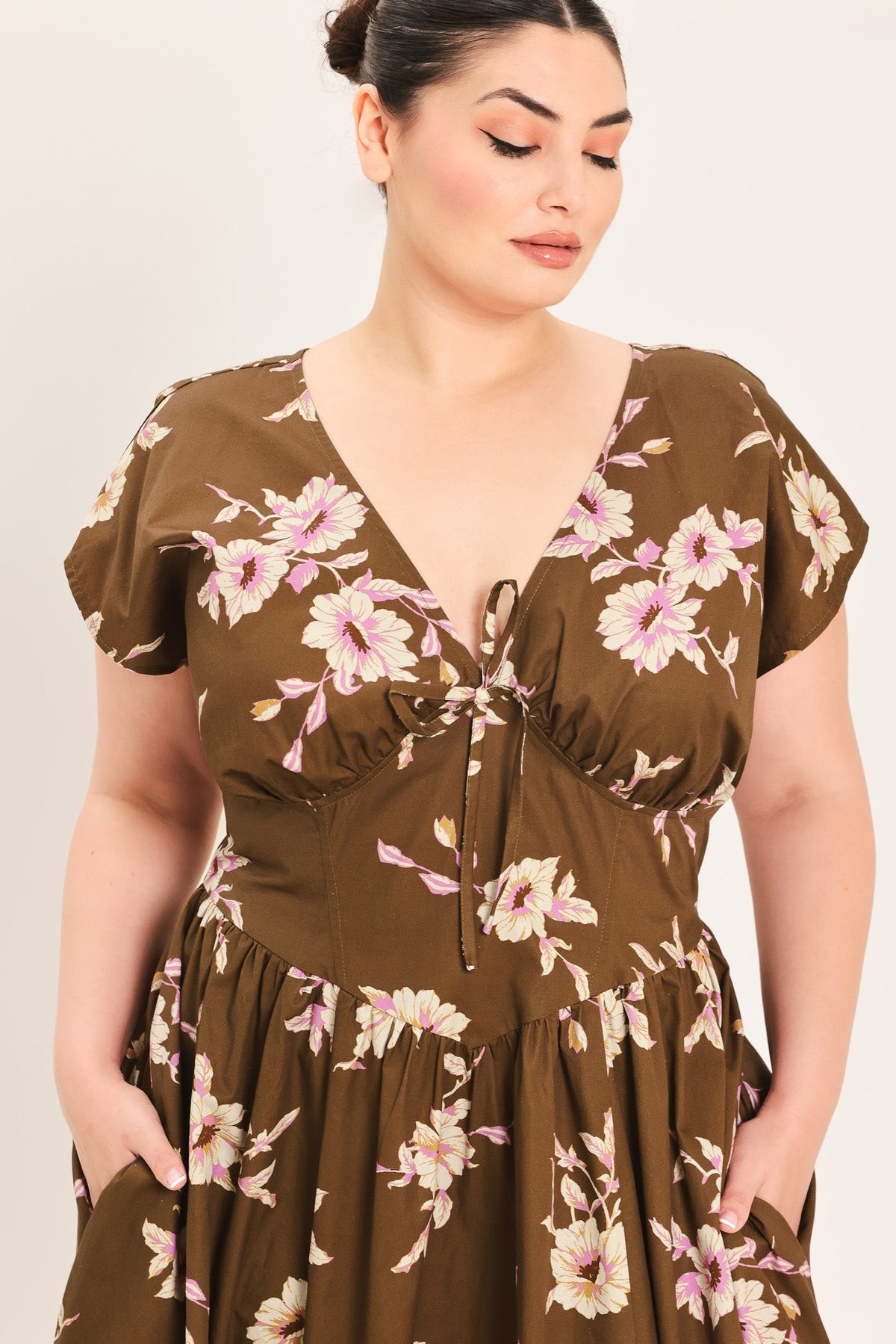 VESTIDO MIDI TEJIDO COLOR MARRÓN TIPO MARGARITA