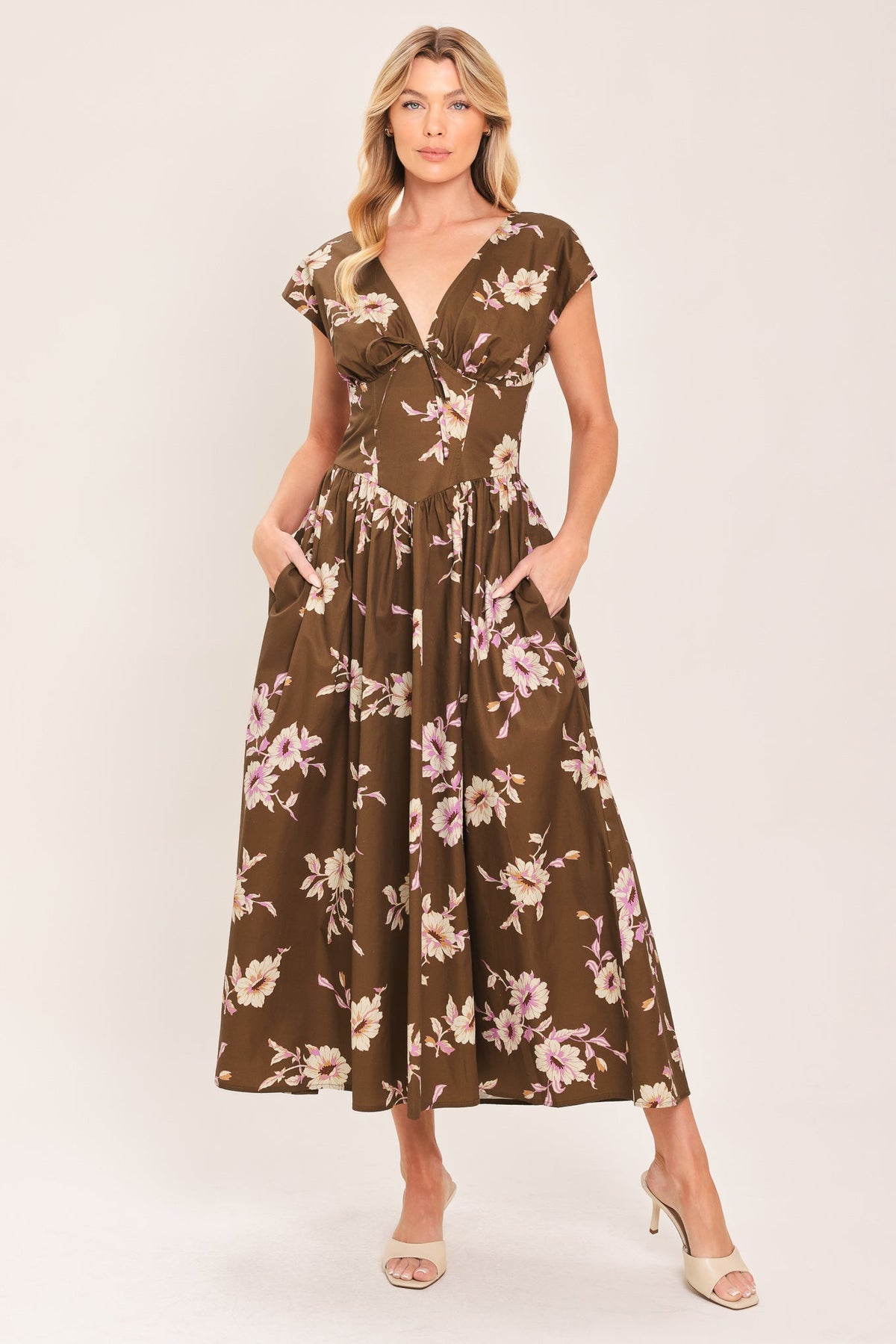 VESTIDO MIDI TEJIDO COLOR MARRÓN TIPO MARGARITA