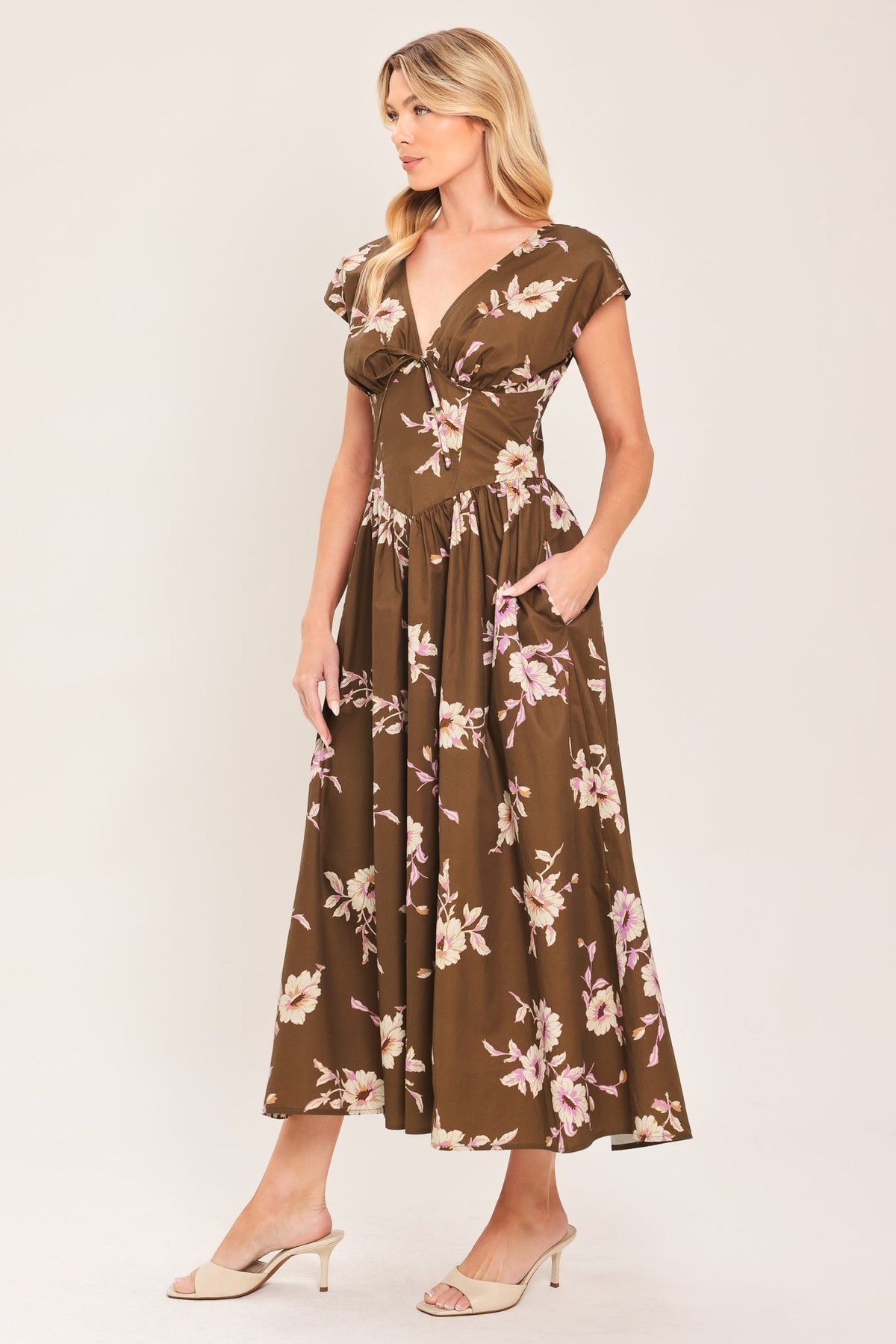 VESTIDO MIDI TEJIDO COLOR MARRÓN TIPO MARGARITA