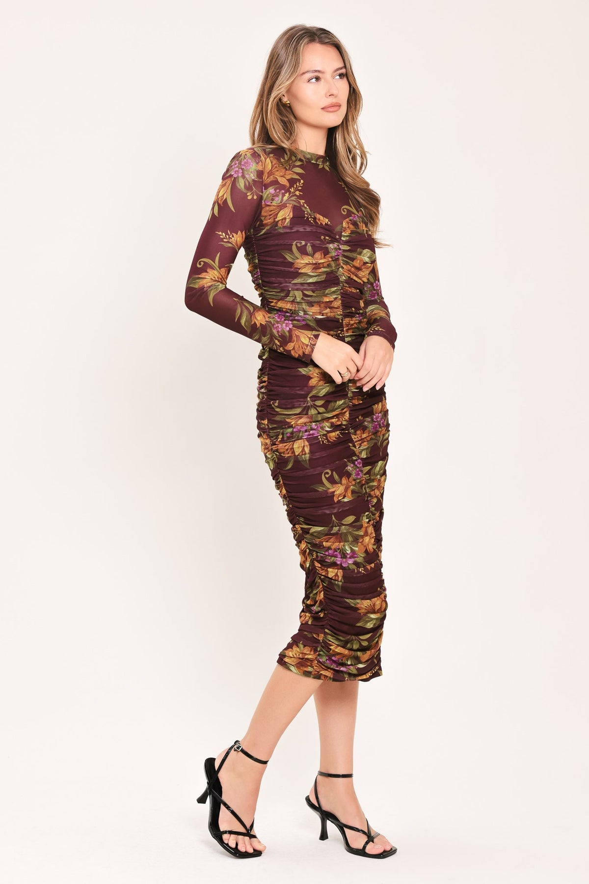 VESTIDO MIDI DE TUL ELÁSTICO CON ESTAMPADO FLORAL EN TONO ROJIZO