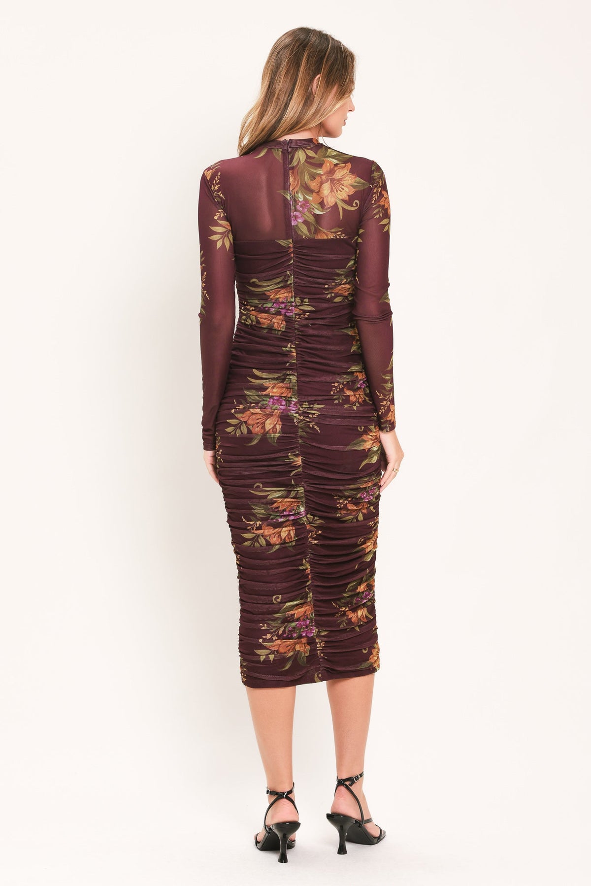 VESTIDO MIDI DE TUL ELÁSTICO CON ESTAMPADO FLORAL EN TONO ROJIZO