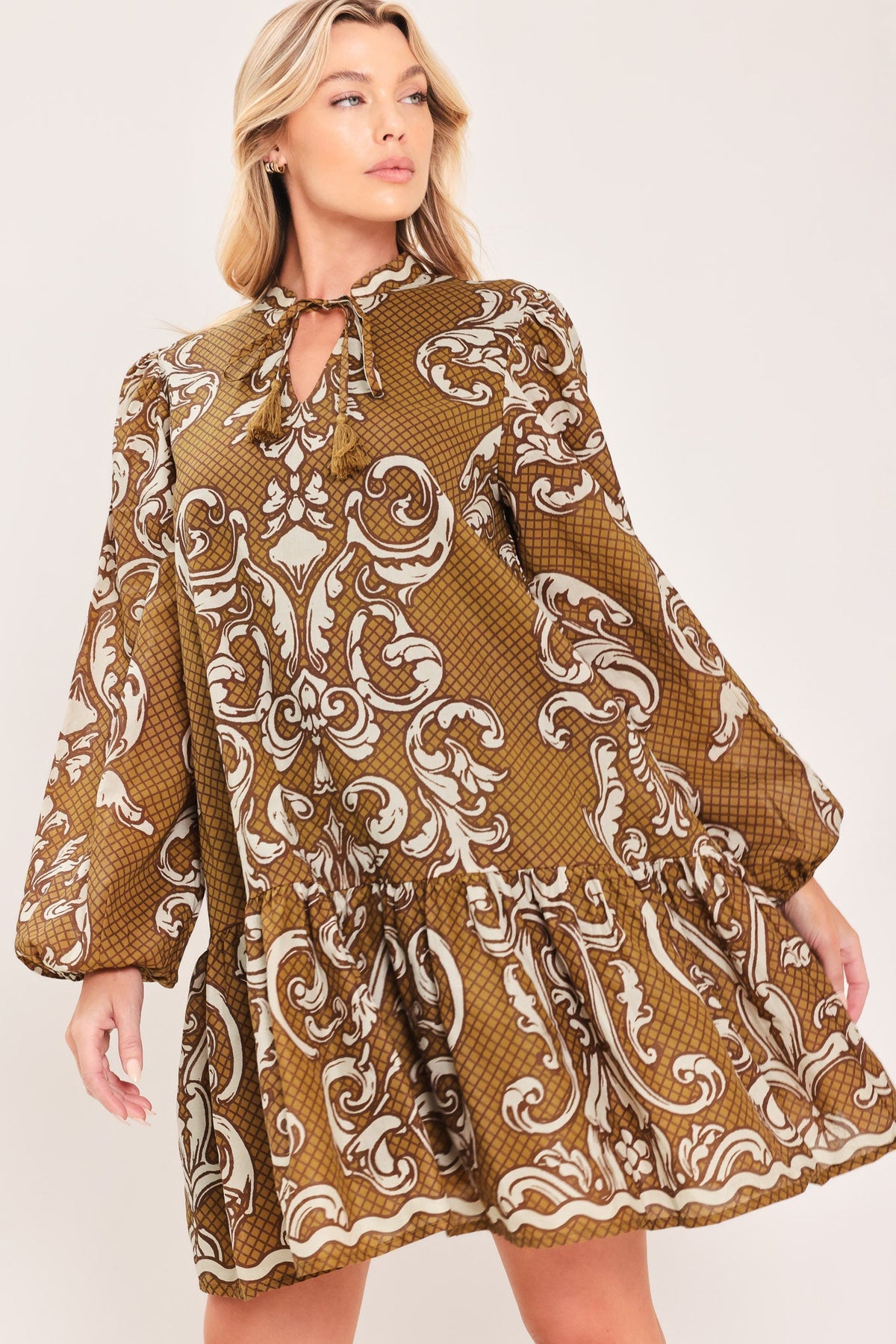 VESTIDO CORTO TEJIDO CON VOLANTE MAPLE MANOR