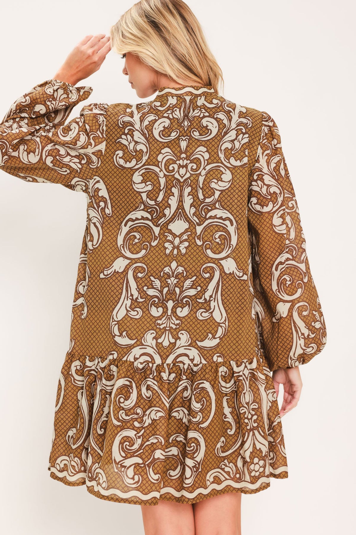 VESTIDO CORTO TEJIDO CON VOLANTE MAPLE MANOR