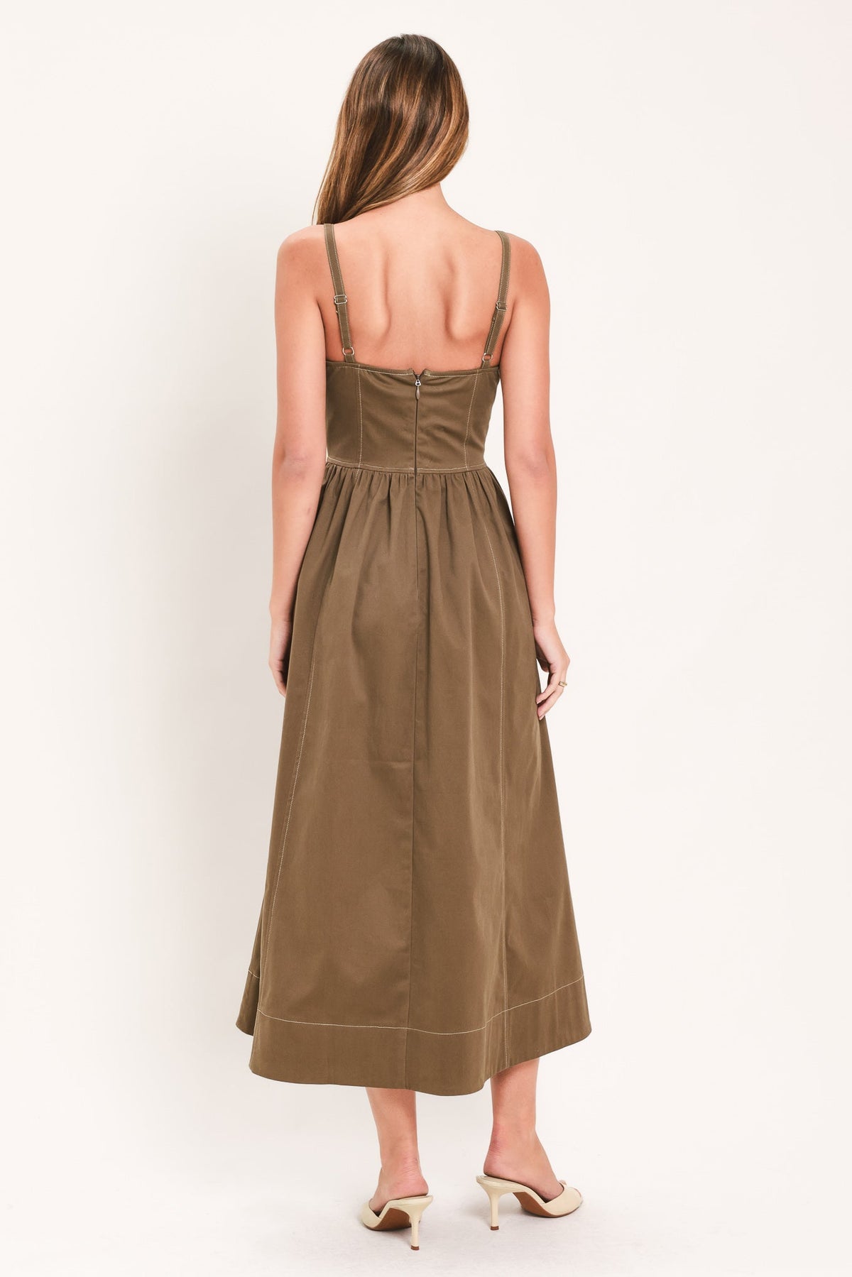 VESTIDO MIDI DE ESTILO RÚSTICO CON TEJIDO DE CORAZONES