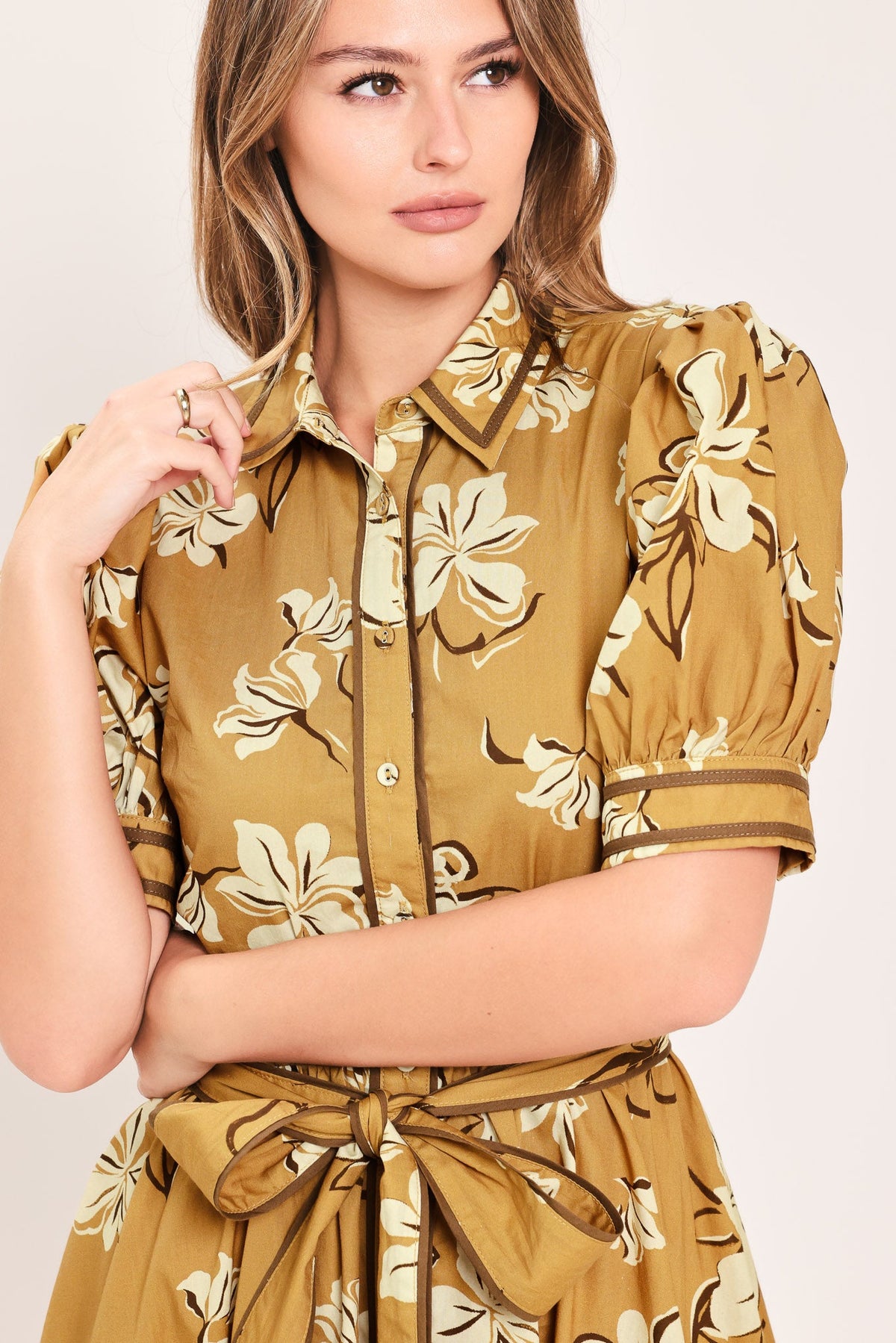VESTIDO CAMISERO CORTO TEJIDO SUNWARM FLORAL CHARM