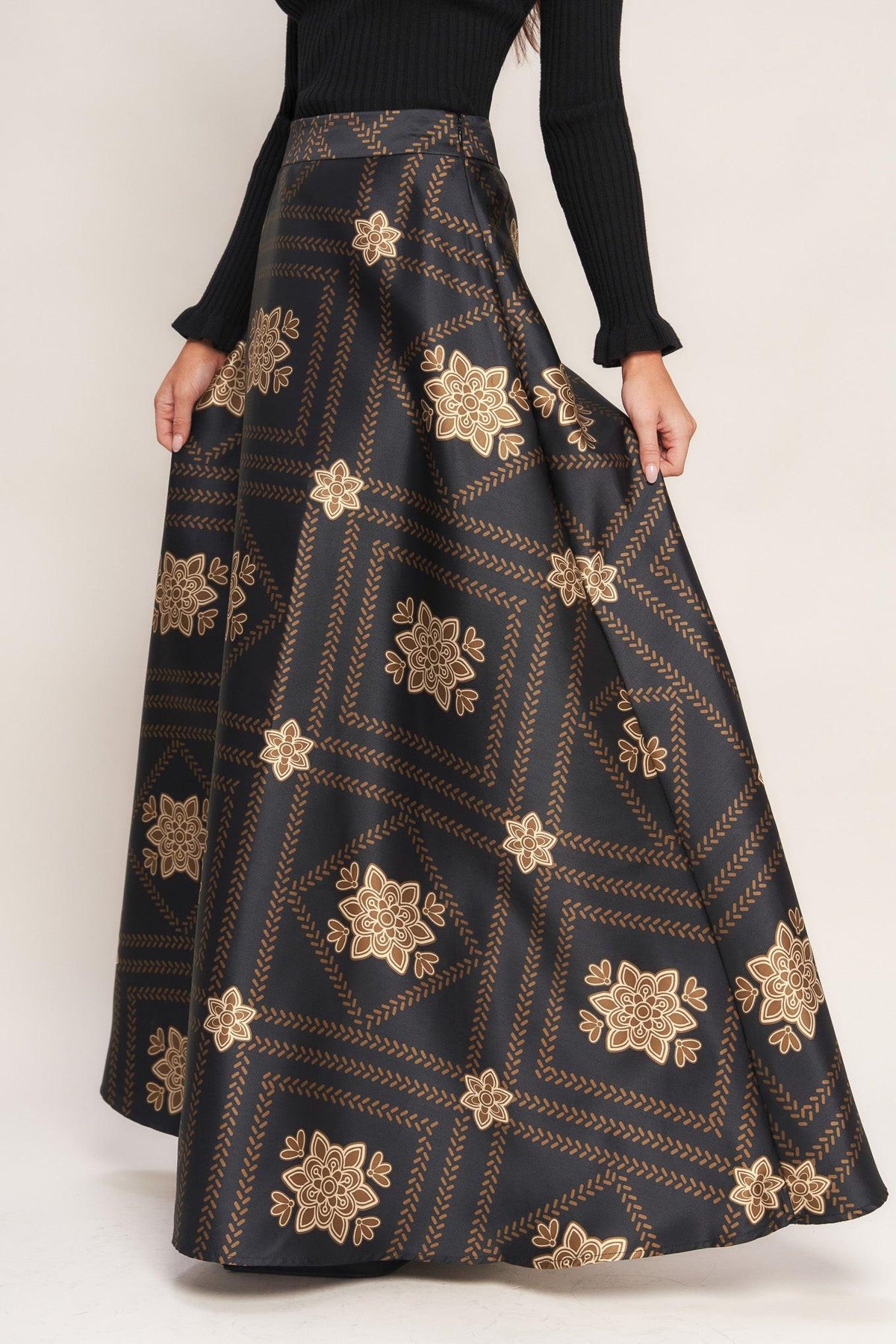 ORNAMENTAL NIGHTS WOVEN MAXI CIRCLE SKIRT