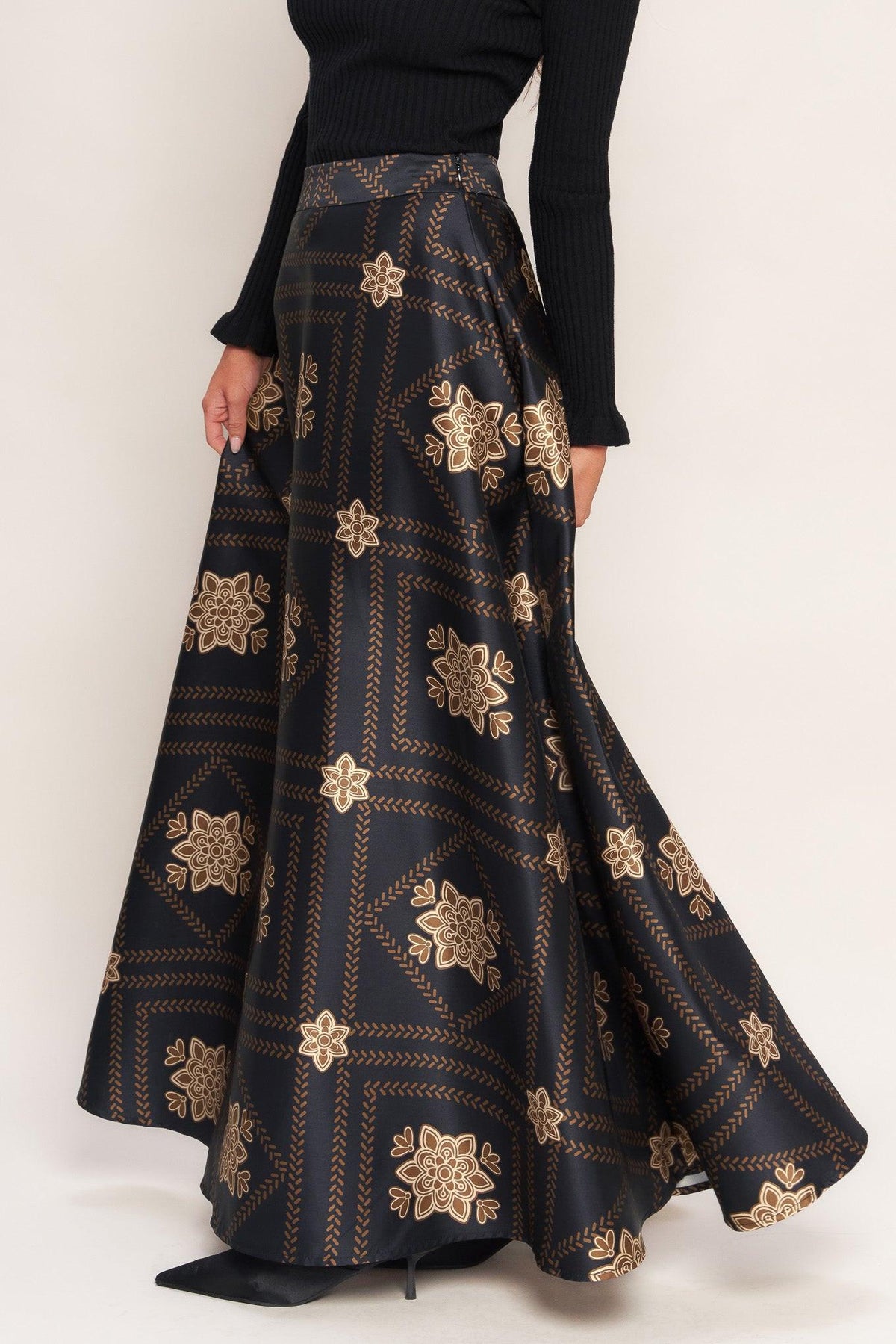 ORNAMENTAL NIGHTS WOVEN MAXI CIRCLE SKIRT