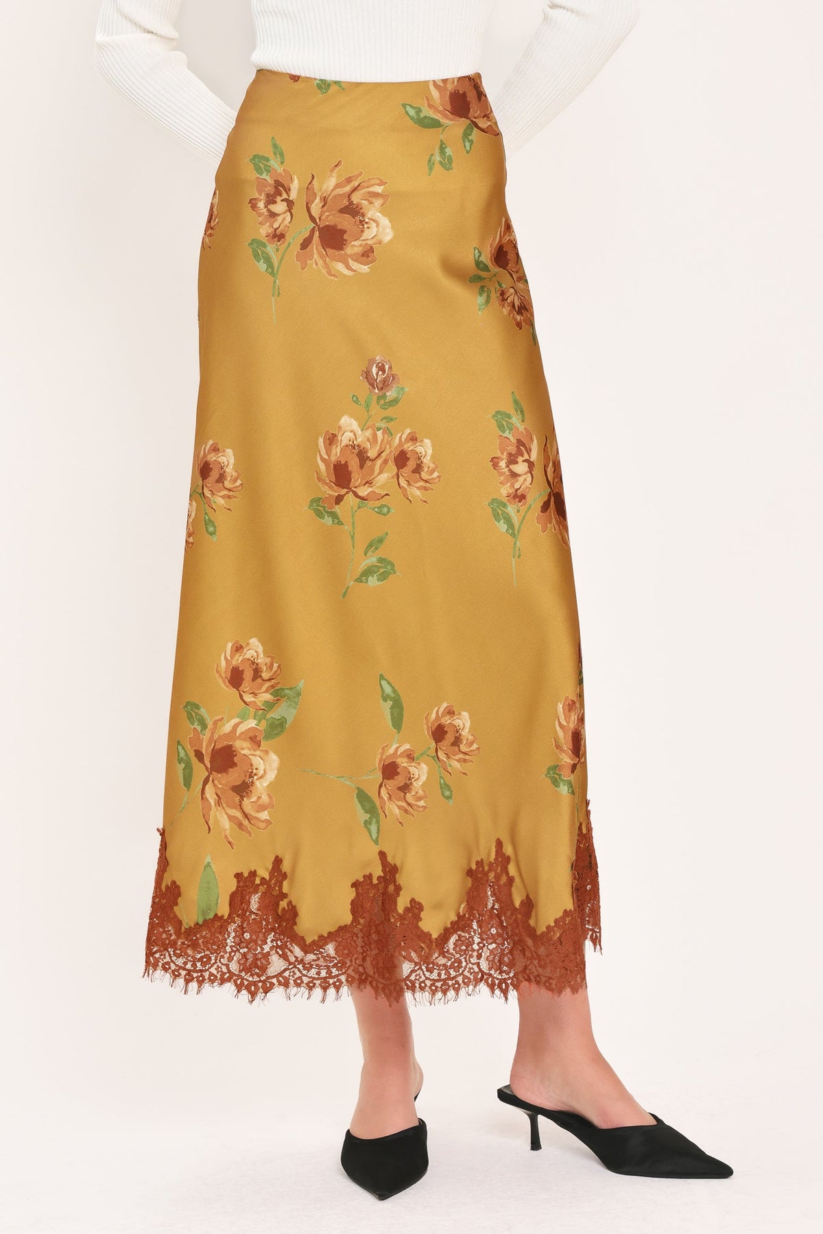 FALDA MIDI CON ESTAMPADO DE CAMELLO Y DOBLADILLO DE ENCAJE CON ENCANTO CAMPESTRE